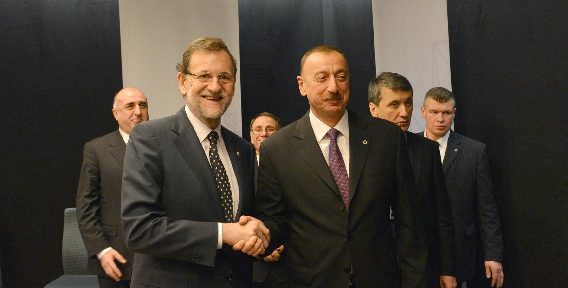 Ильхам Алиев встретился в Вильнюсе с премьер-министром Испании Мариано Рахоем Бреем