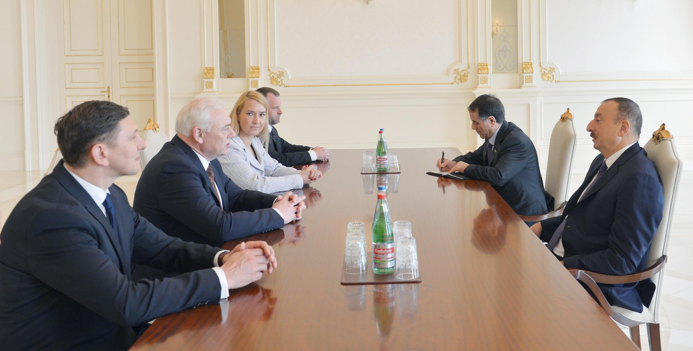 Ильхам Алиев принял делегацию во главе с министром внутренних дел Литвы