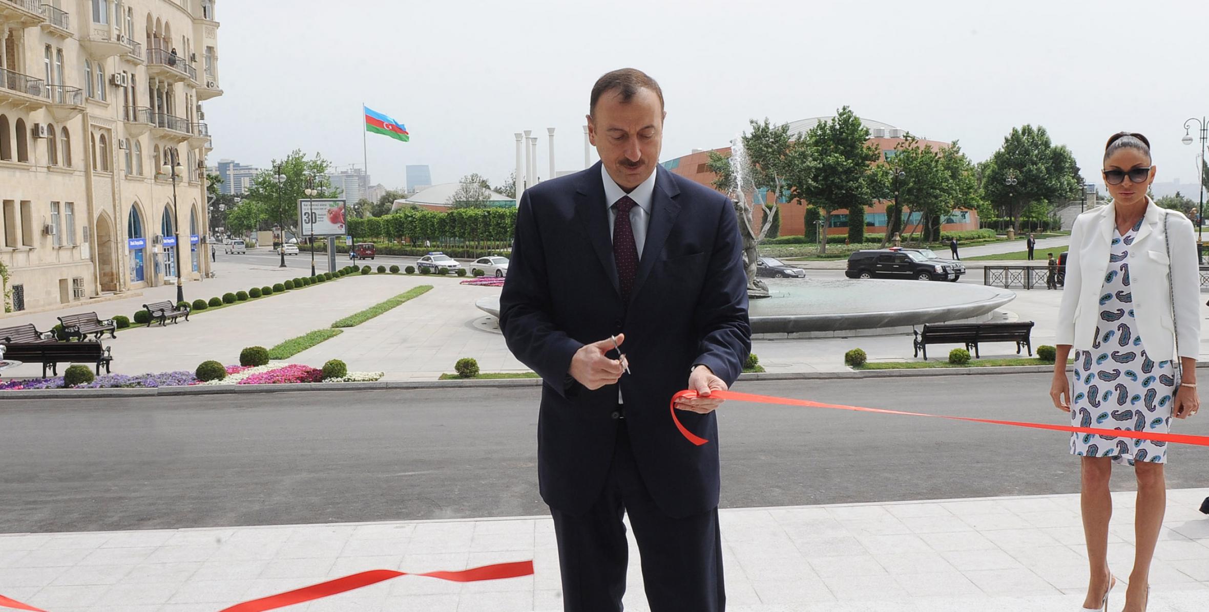 Ильхам Алиев принял участие в открытии Бакинского фуникулера