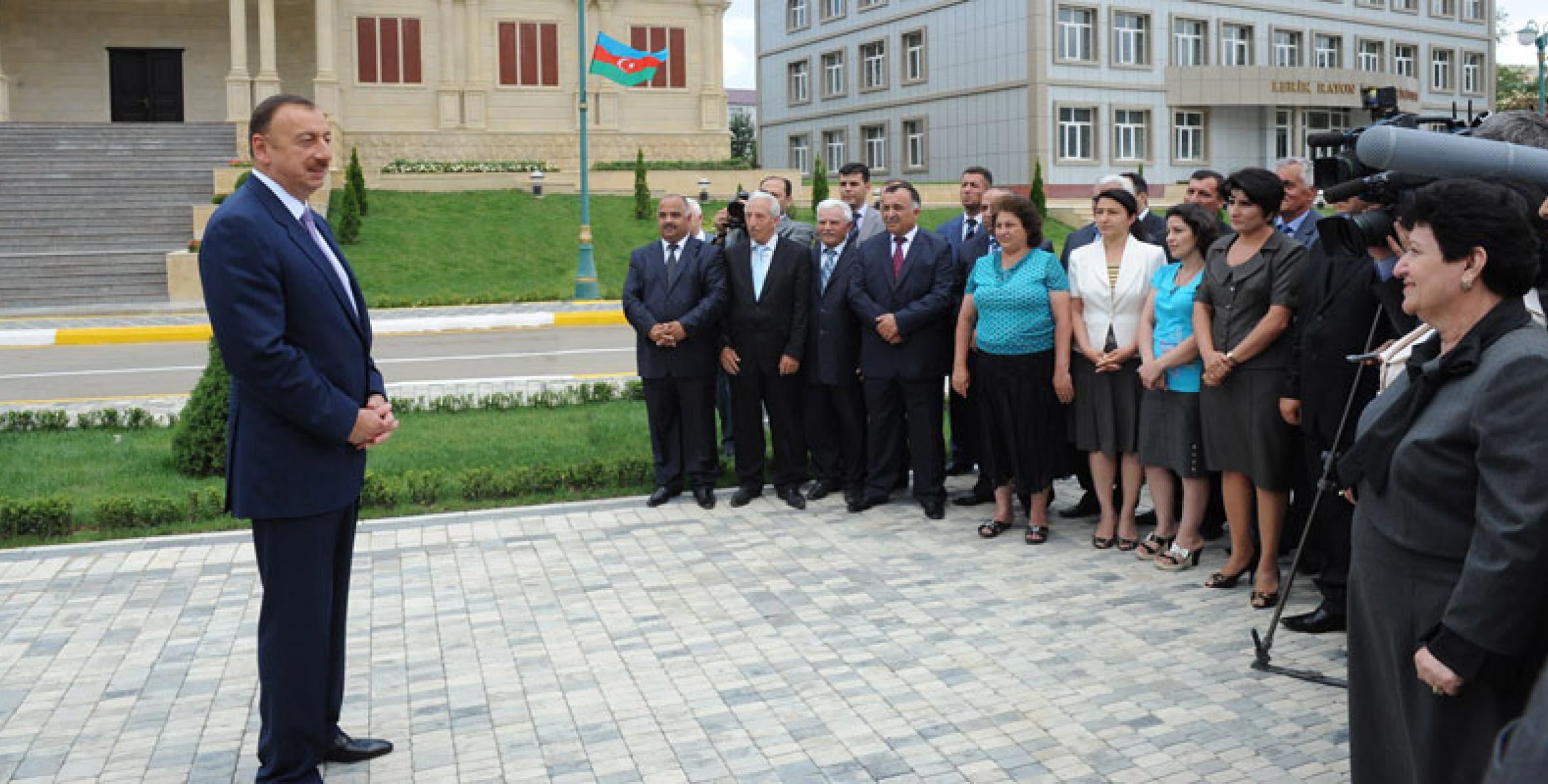 Ilham Aliyev met with community representatives of Lerik region