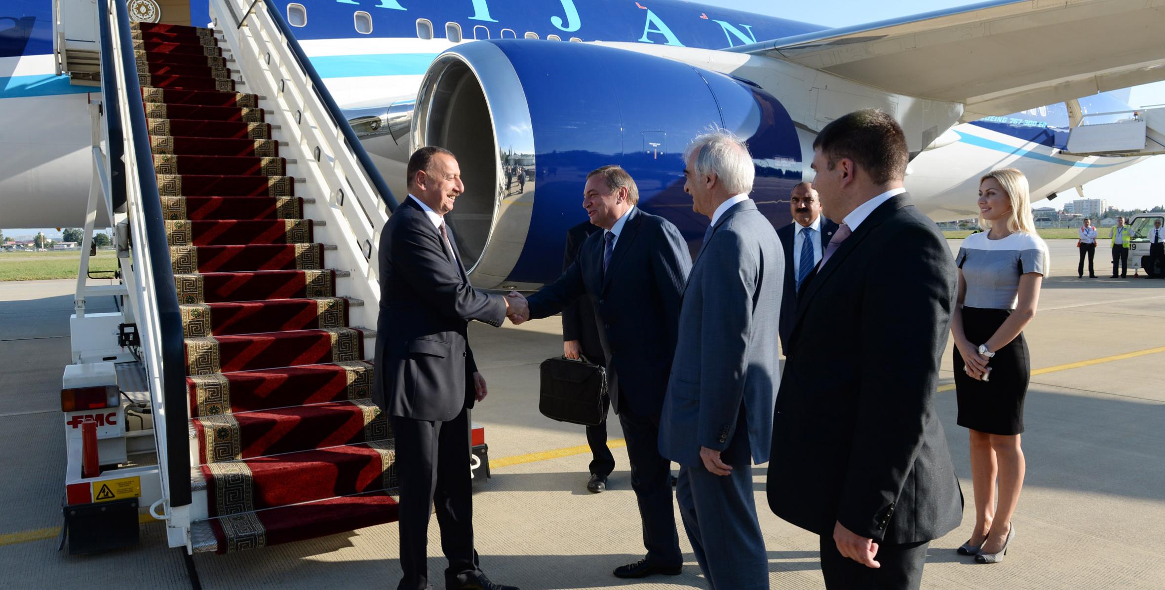 Ильхам Алиев прибыл  с рабочим визитом в Российскую Федерацию