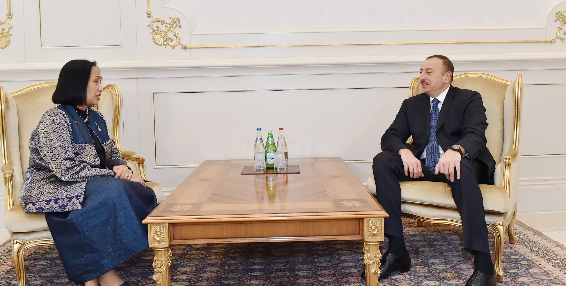 Ильхам Алиев принял верительные грамоты новоназначенного посла Филиппин в Азербайджане