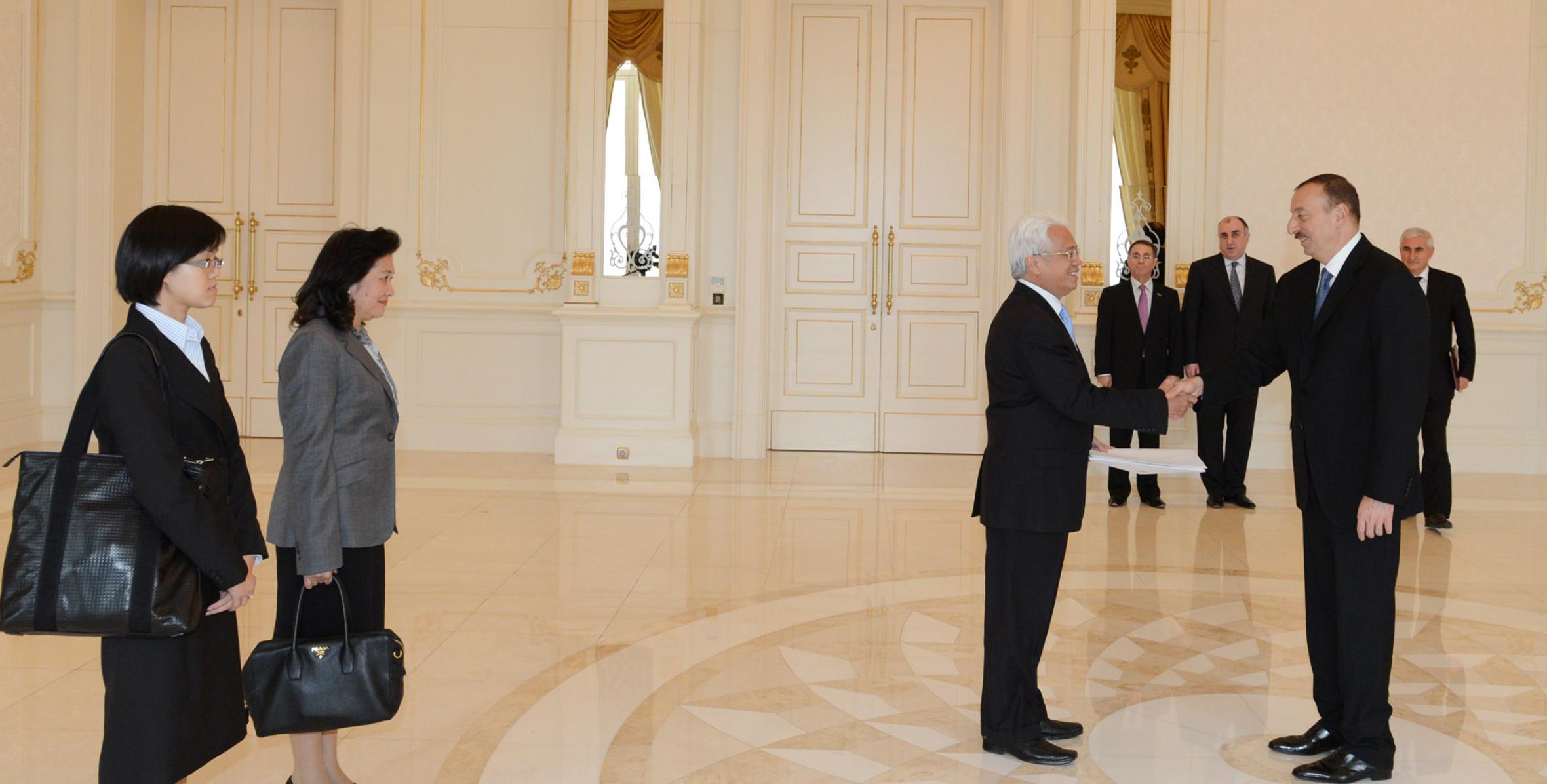 Ilham Aliyev accepted the credentials from the newly-appointed Ambassador of the Kingdom of Thailand to Azerbaijan