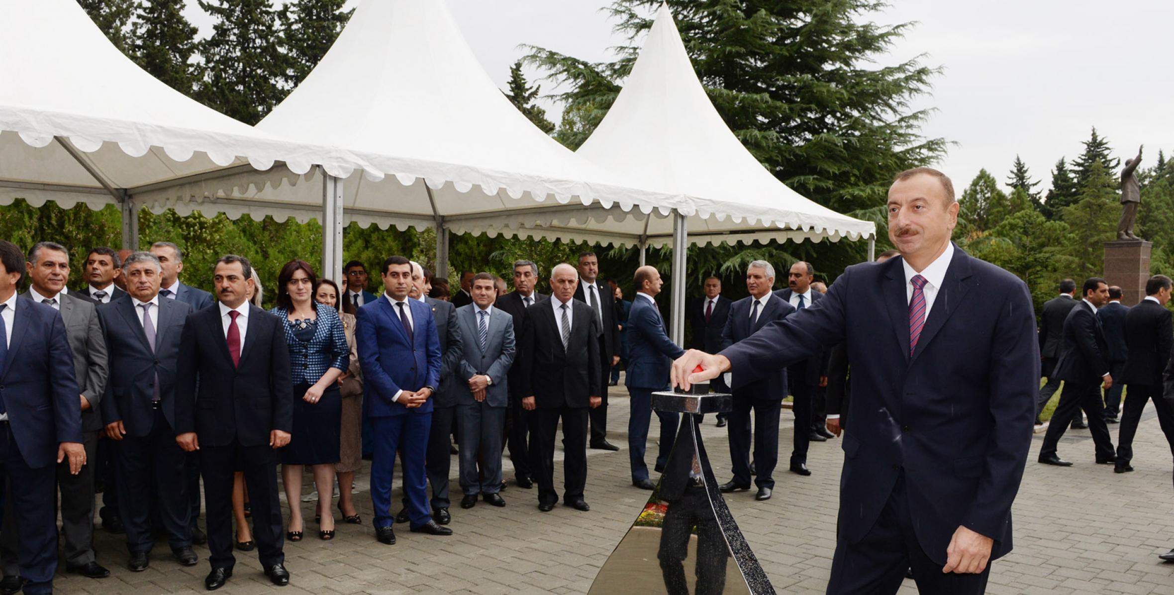 Ильхам Алиев принял участие в церемонии подачи питьевой воды в город Нафталан