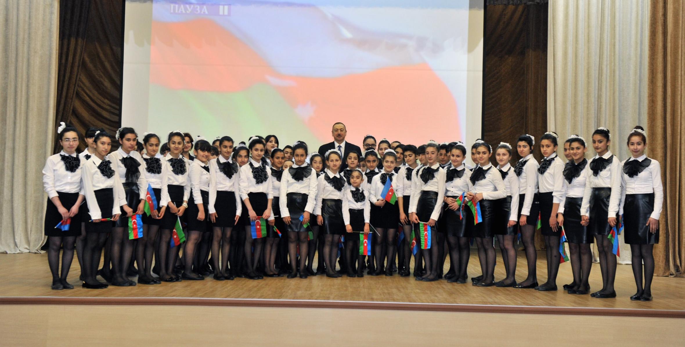 Ильхам Алиев ознакомился с условиями, созданными в капитально реконструированном Центре культуры в Лянкяране