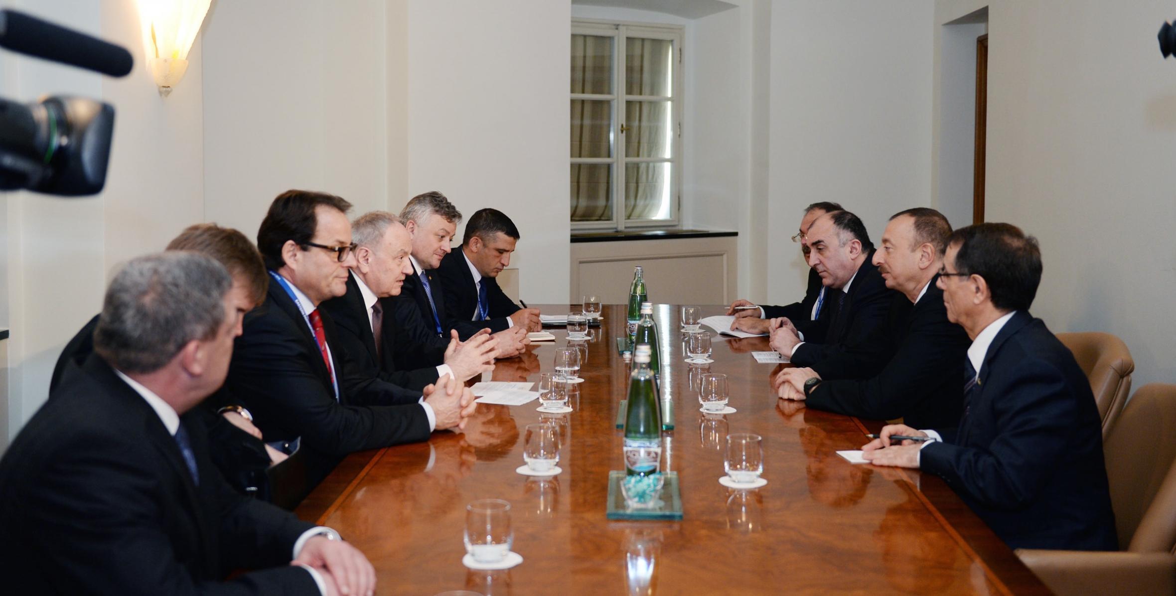 Ильхам Алиев встретился в Праге с Президентом Республики Молдова Николае Тимофти