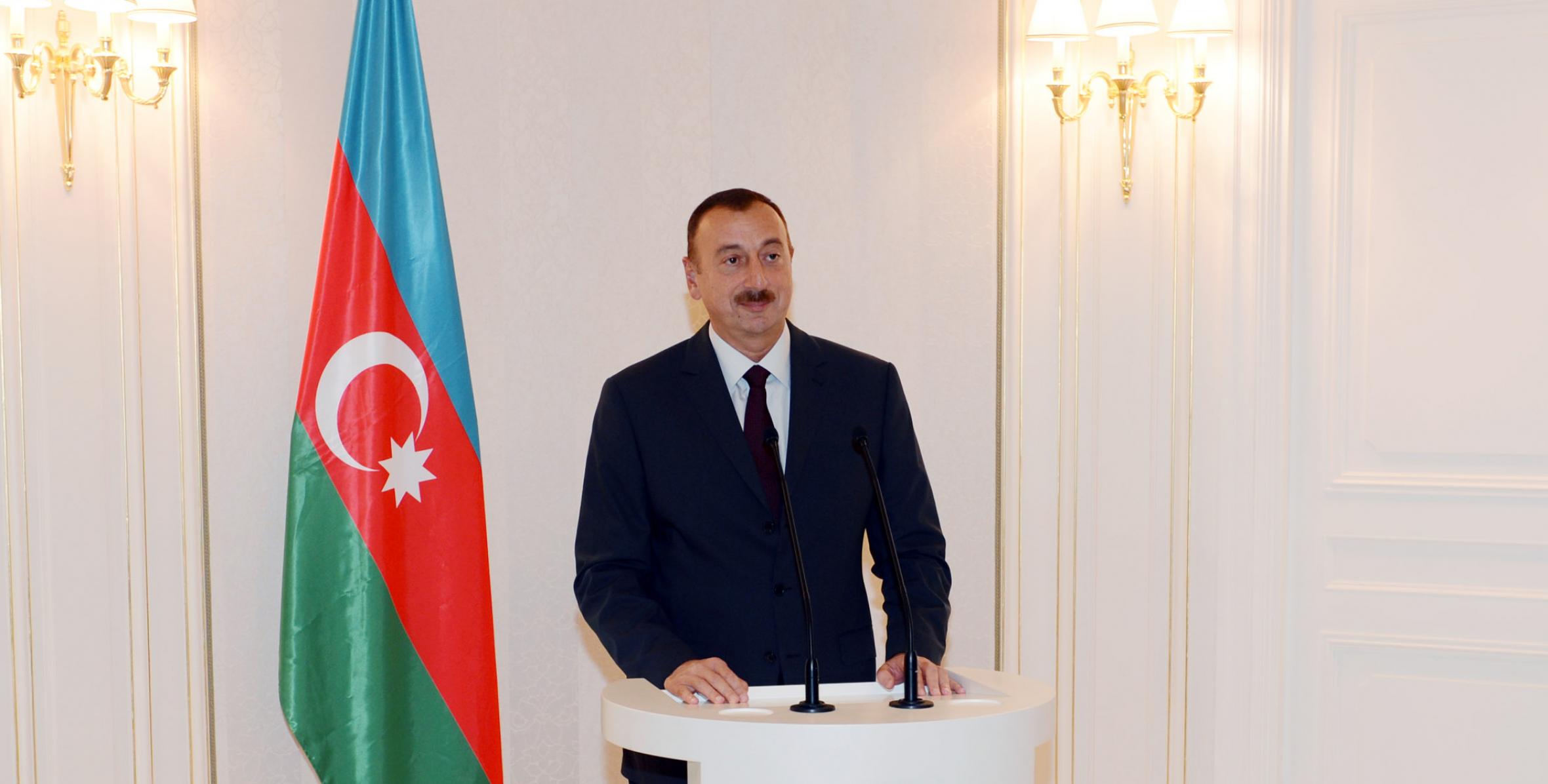 Ильхам Алиев принял участие в приеме, посвященном открытию в Париже Азербайджанского культурного центра