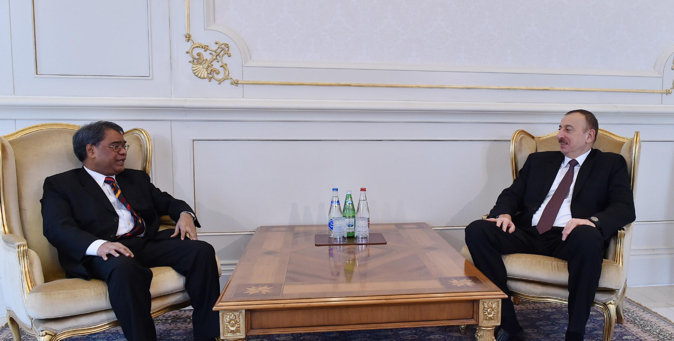 Ilham Aliyev received the outgoing Indian Ambassador