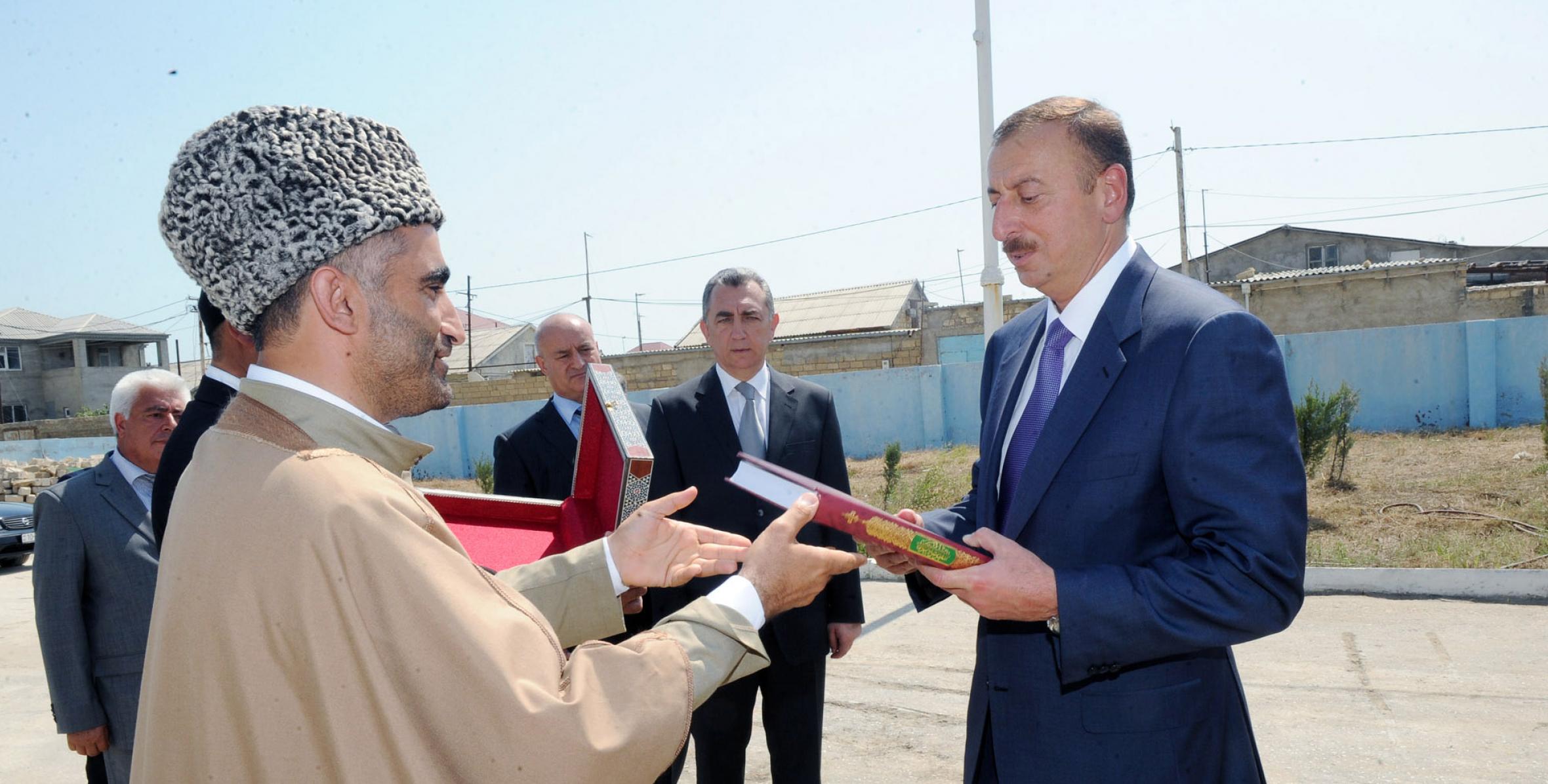 Ilham Aliyev reviewed the progress of major overhaul and reconstruction at the Juma Mosque