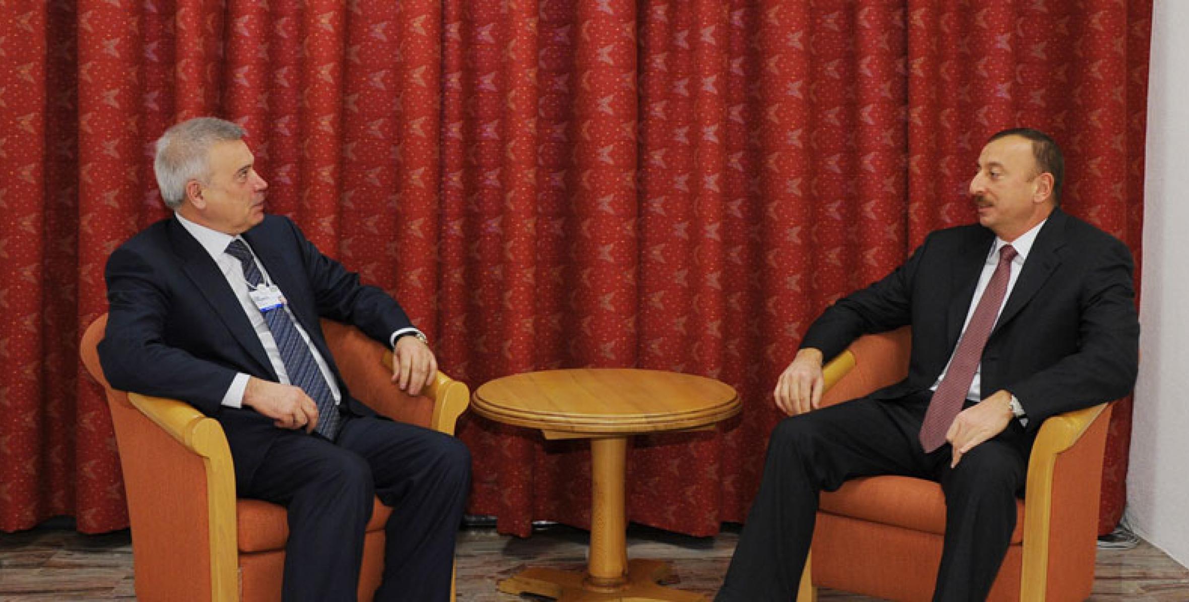Ильхам Алиев встретился с президентом российской компании LUKoil Вагитом Алекперовым