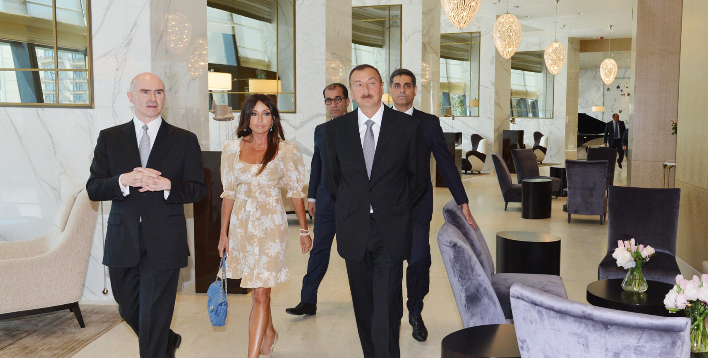 İlham Əliyev “Alov qüllələri” kompleksindəki “Fairmont Baku” otelinin açılışında iştirak etmişdir