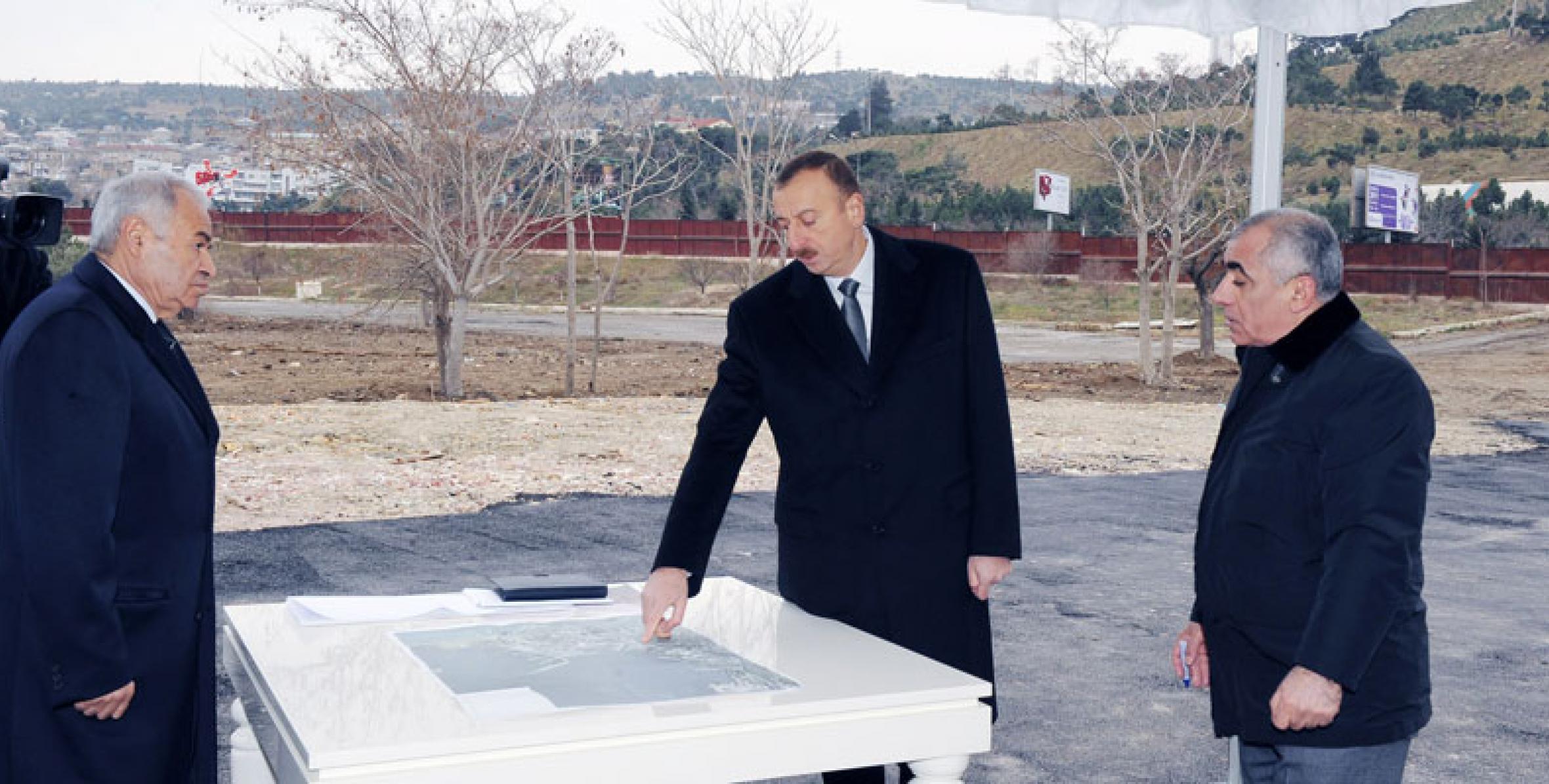 Ильхам Алиев ознакомился с ходом работ по реконструкции расширения Бакинского бульвара