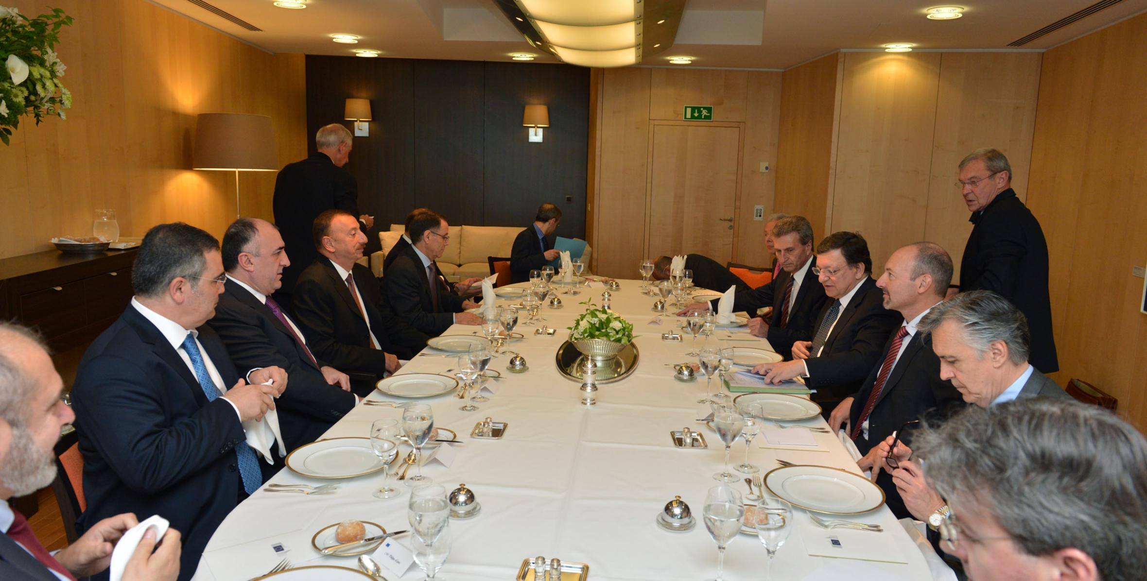 Состоялся совместный ланч Ильхама Алиева и председателя Еврокомиссии Жозе Мануэла Баррозу