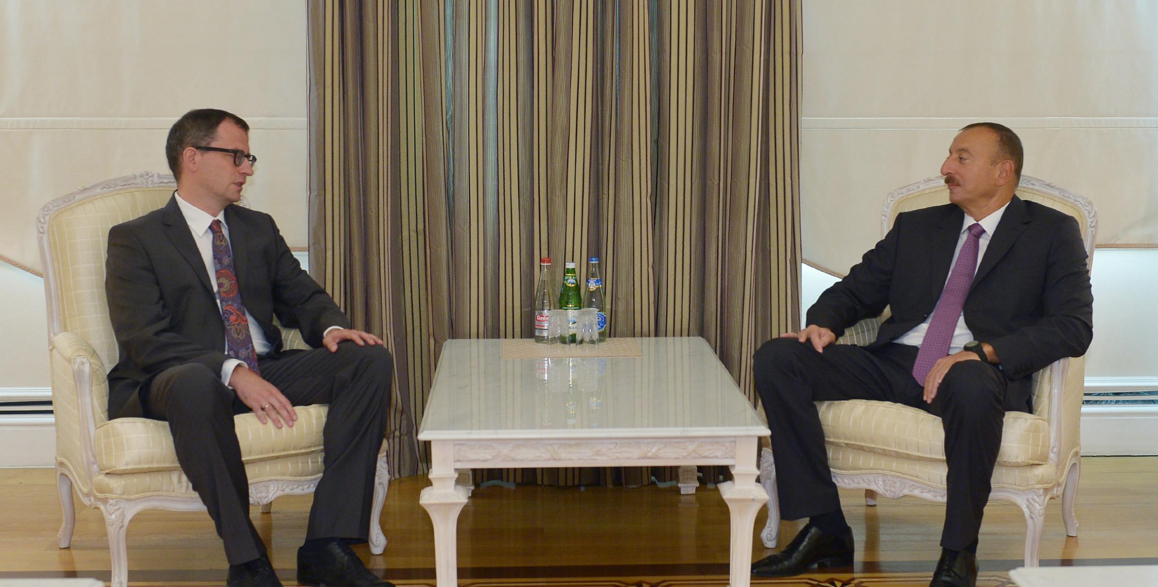 Ильхам Алиев принял посла Польши в Азербайджане