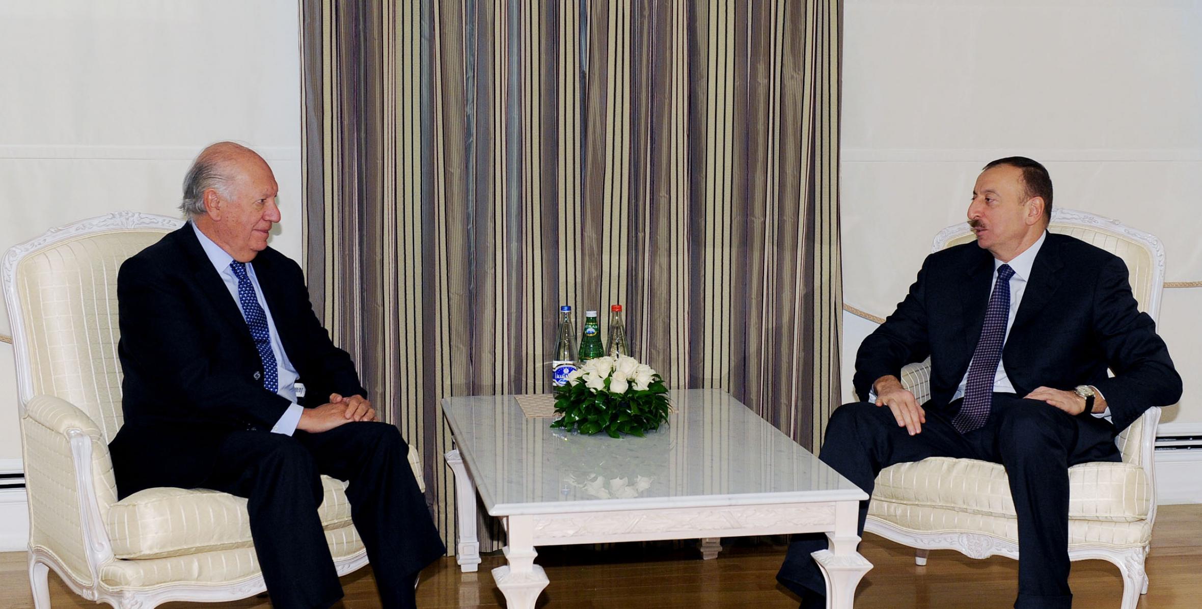 Ilham Aliyev received the former president of Chile and chairman of the Democracy and Development Foundation, Ricardo Lagos