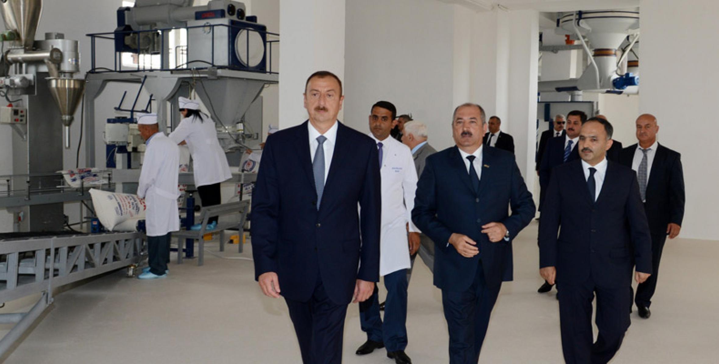 İlham Əliyev Cəlilabadda “Avanqard” MMC-nin un fabrikinin açılışında iştirak etmişdir