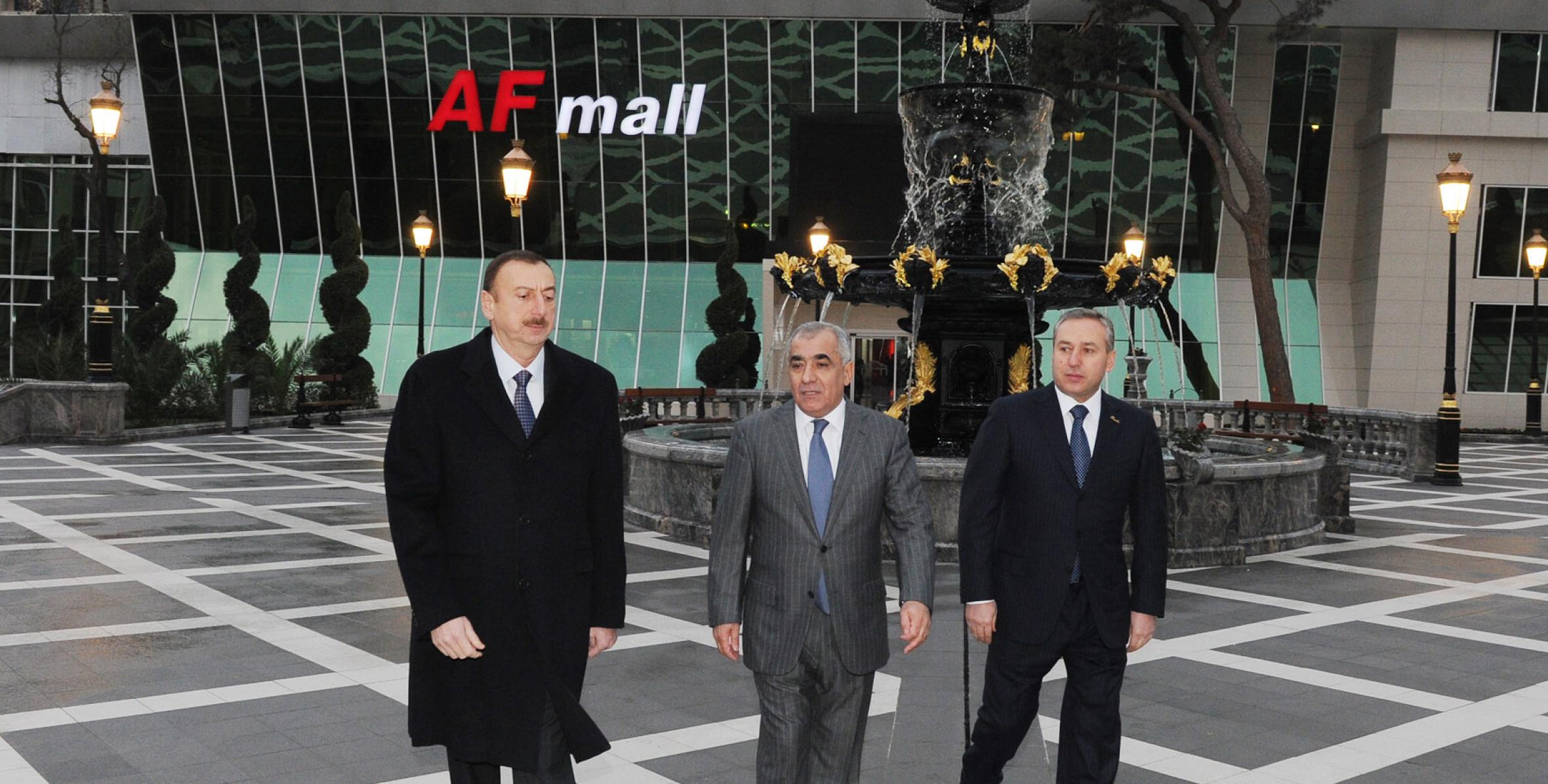 Ilham Aliyev reviewed a park in the Bulbul Avenue in Baku after major overhaul