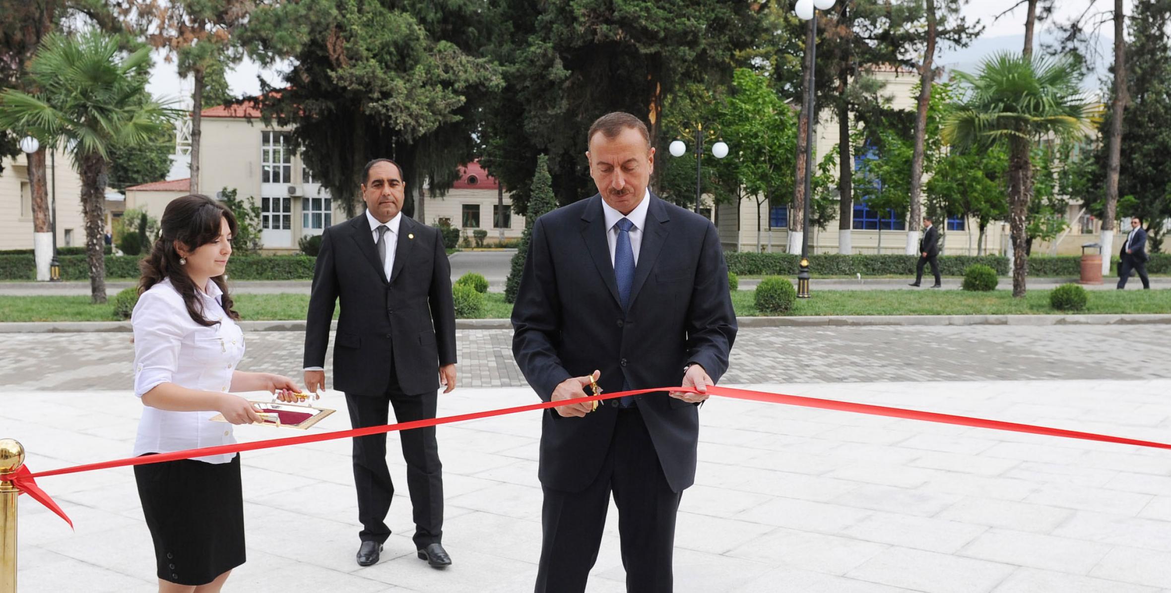 Ильхам Алиев принял участие в открытии Балакенского районного центра культуры