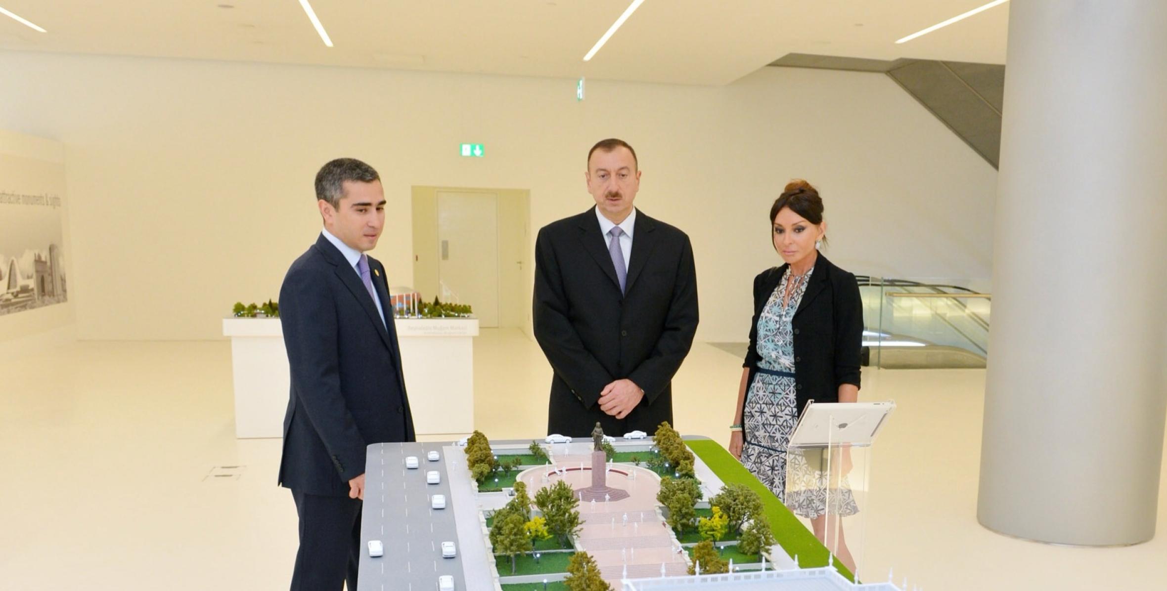 Ильхам Алиев ознакомился с созданным в Центре Гейдара Алиева Музеем Гейдара Алиева