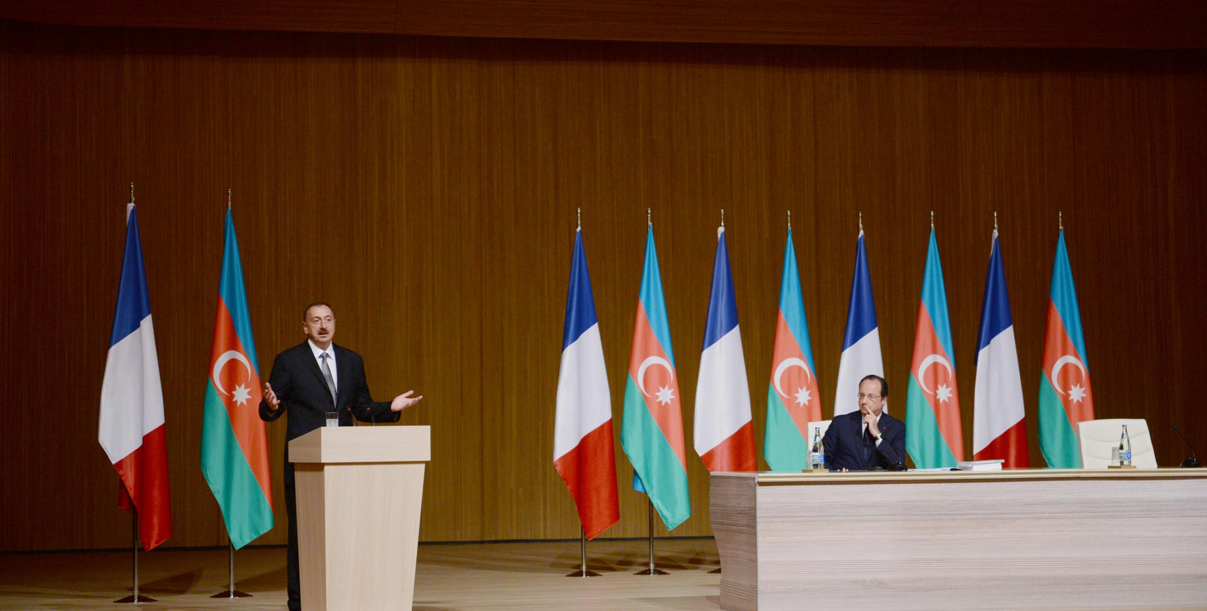 Ильхам Алиев и Президент Франсуа Олланд приняли участие в азербайджано-французском бизнес-форуме