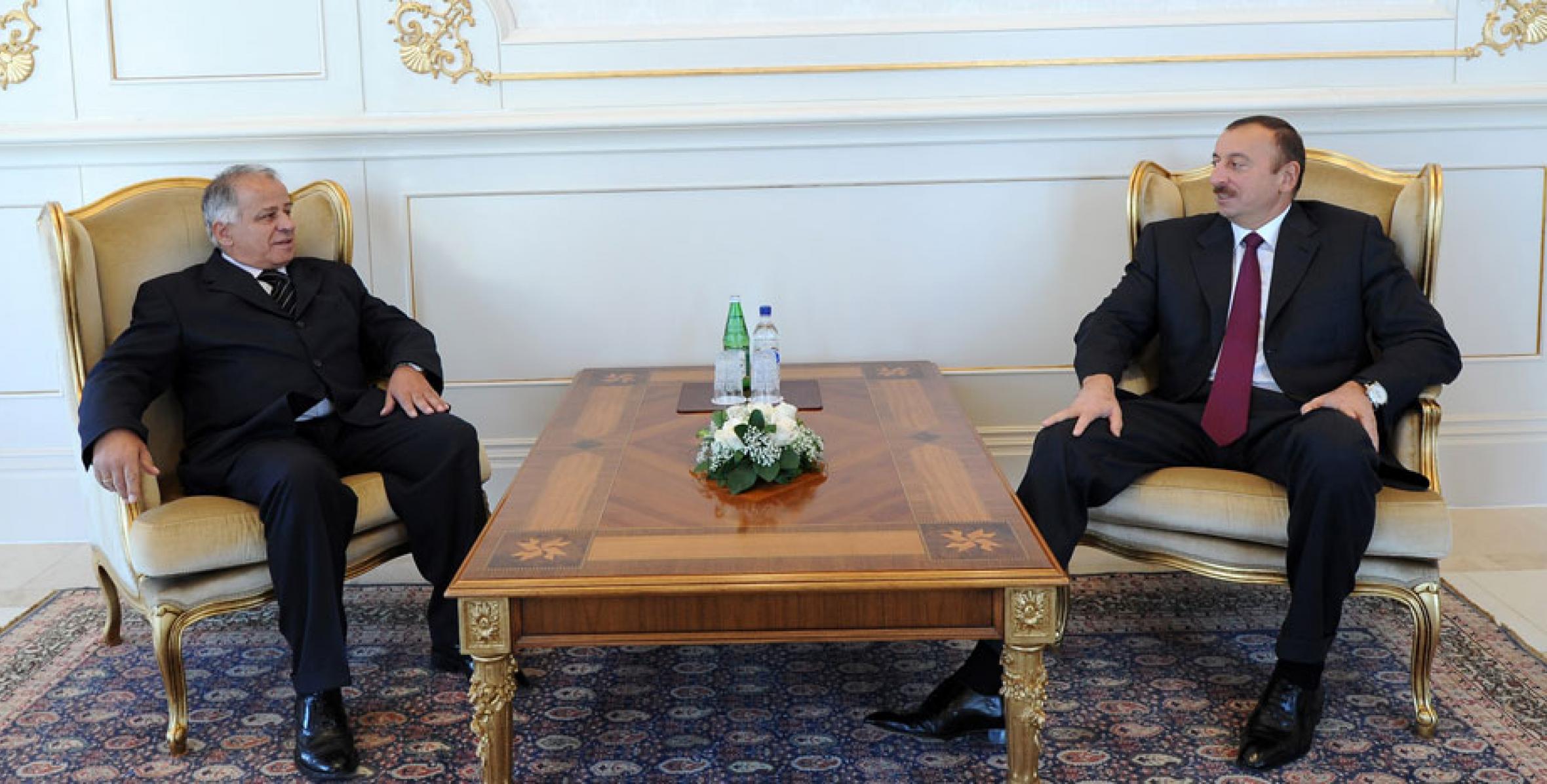 Ilham Aliyev received the credentials of newly-appointed ambassador of Bosnia and Herzegovina