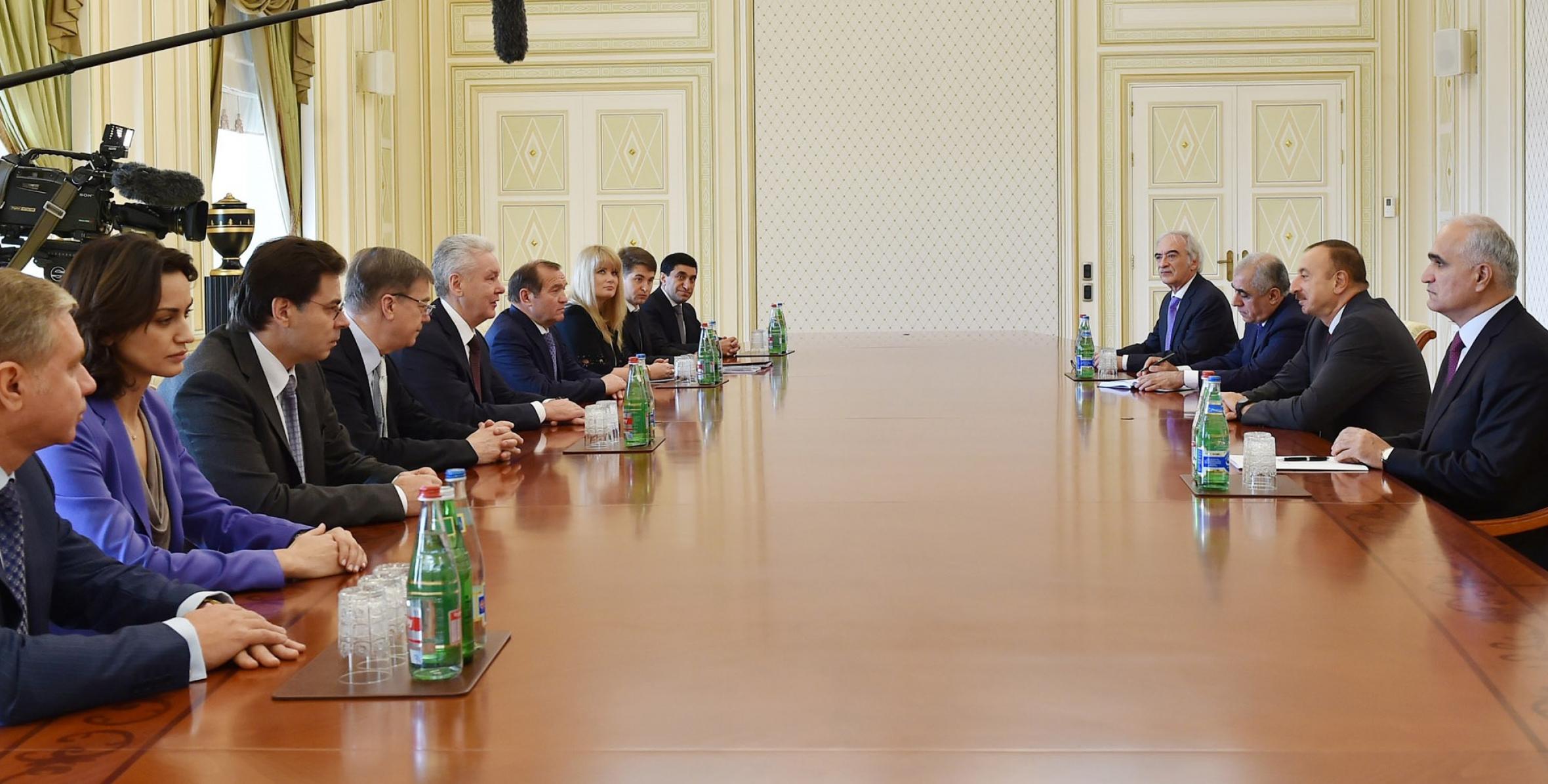 Ильхам Алиев принял делегацию во главе с мэром Москвы