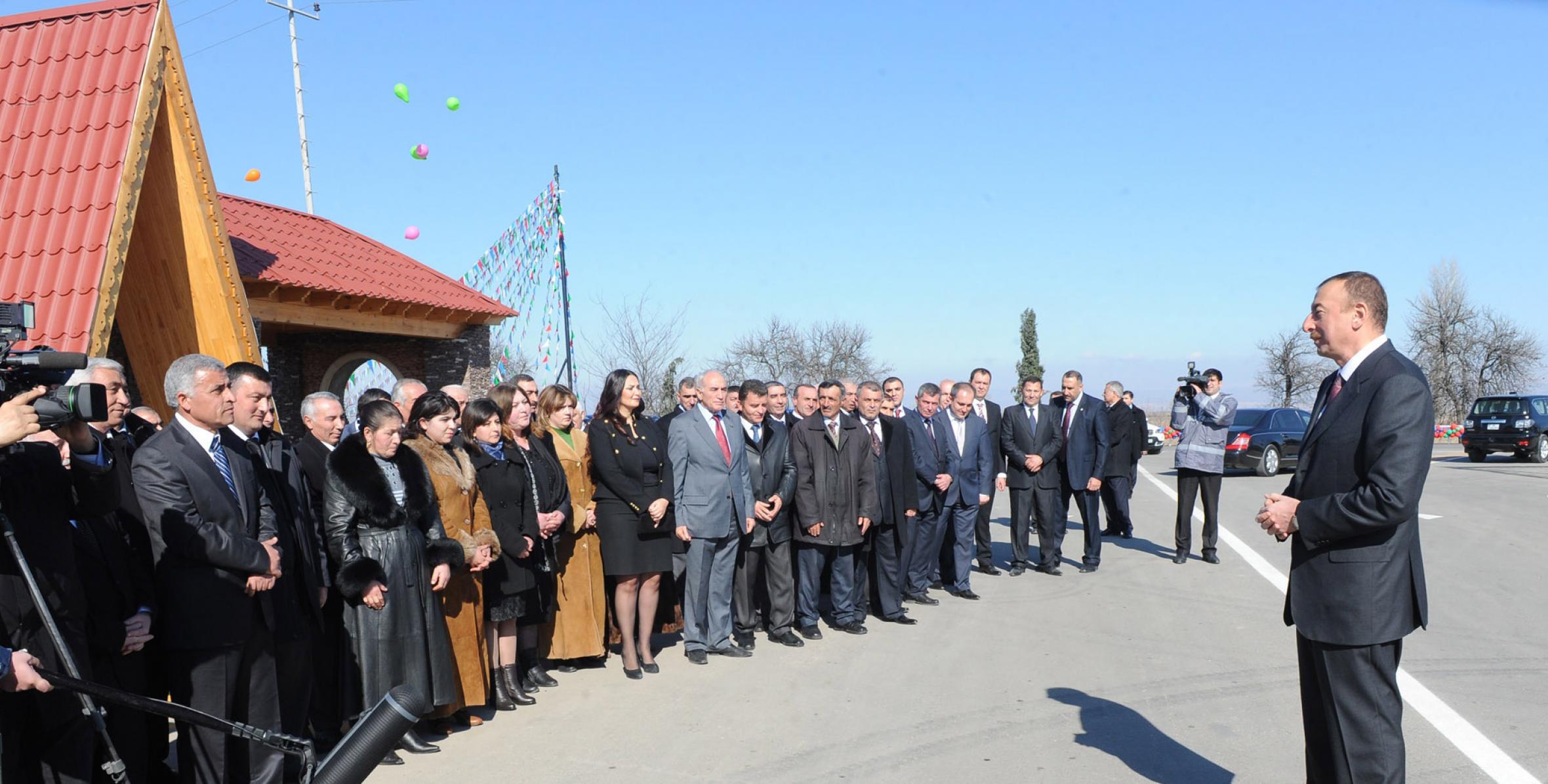 Ильхам Алиев встретился с представителями общественности Товузского района