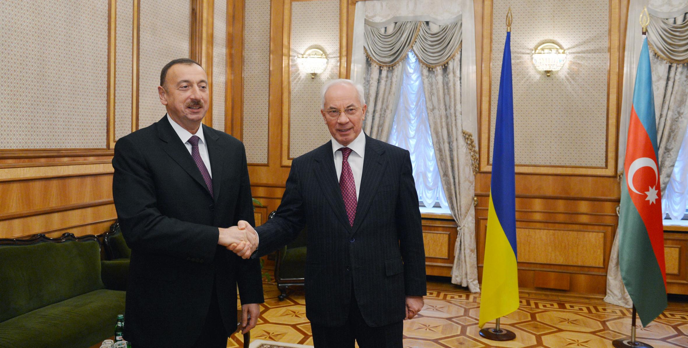 İlham Əliyev Ukraynanın Baş naziri Nikolay Azarov ilə görüşmüşdür