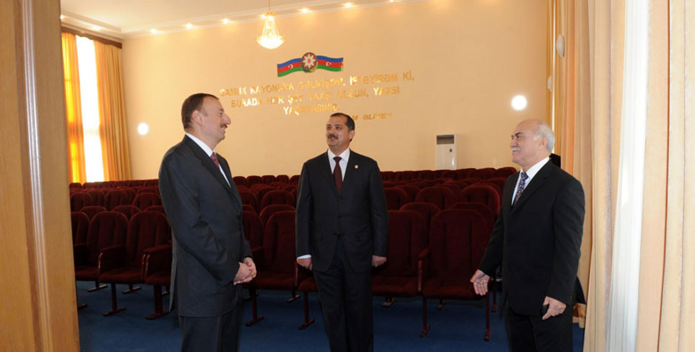 İlham Əliyev Samux Rayon İcra Hakimiyyətinin yeni inzibati binasının açılışında iştirak etmişdir