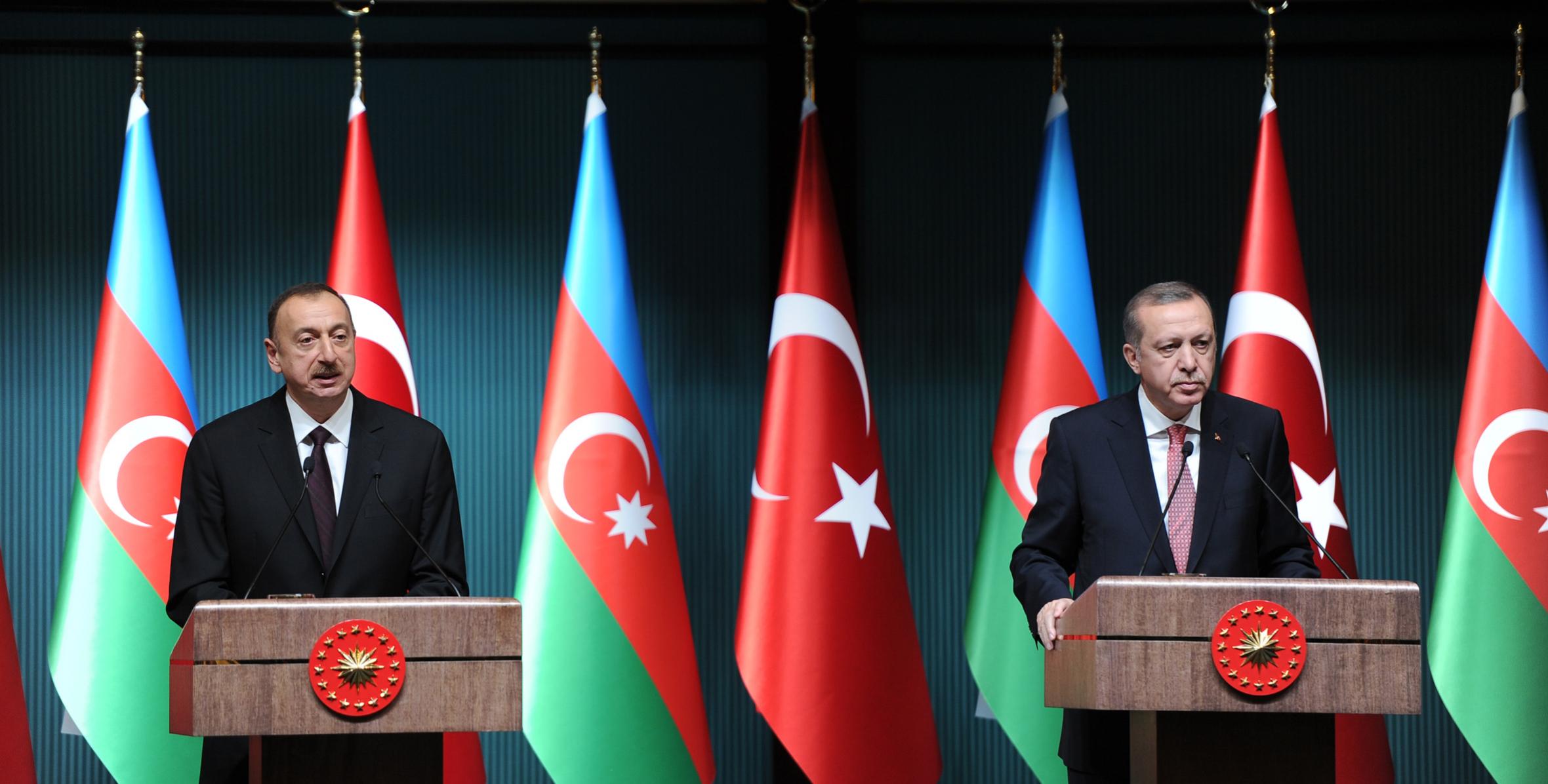 Президенты Азербайджана и Турции выступили  с заявлениями для печати