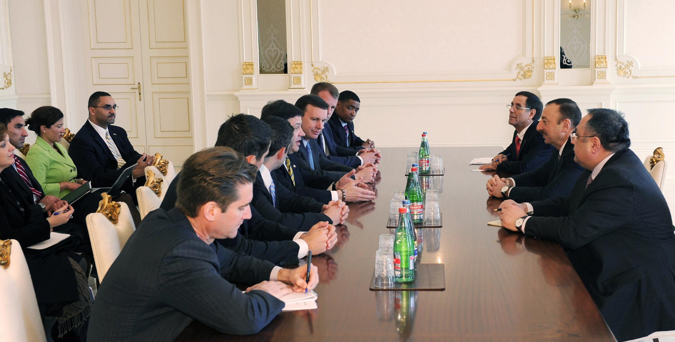 Ильхам Алиев принял делегацию во главе с сопредседателем рабочей группы по Азербайджану в Конгрессе США