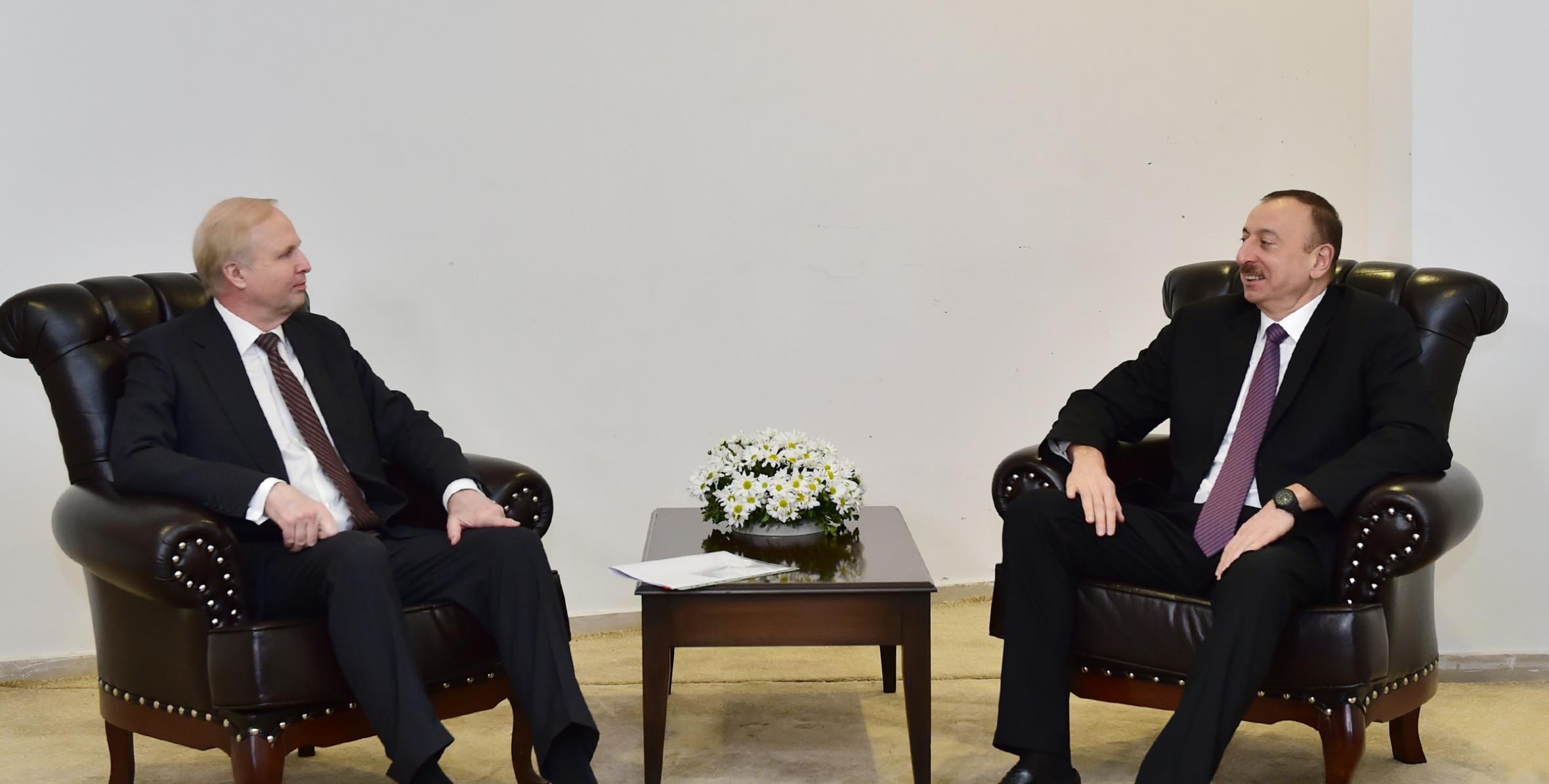 Ильхам Алиев встретился в Карсе с генеральным исполнительным директором компании bp Робертом Дадли