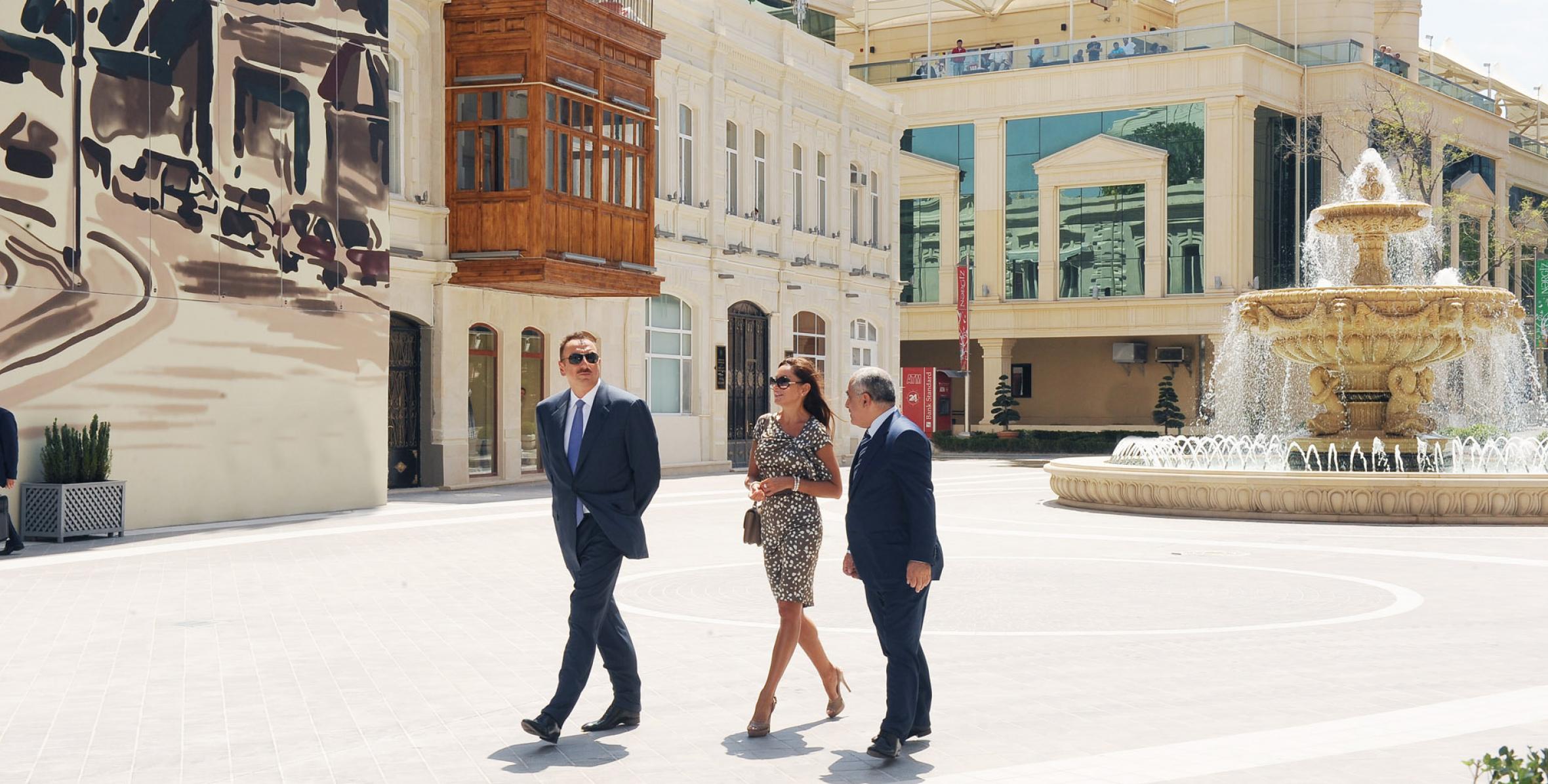 Ilham Aliyev inspected the reconstruction works in the Fountain Square / 02 July 2010