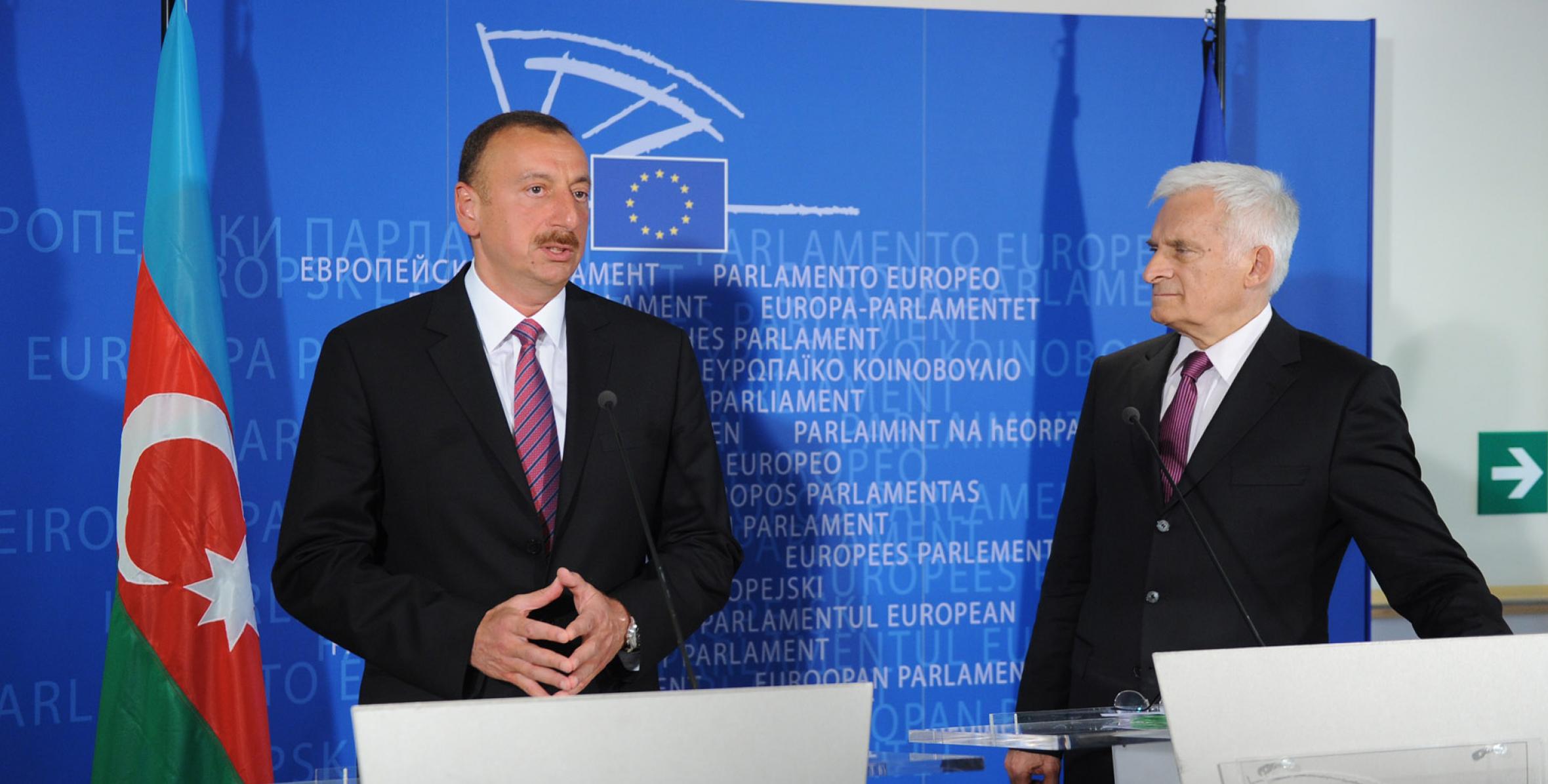Состоялась совместная пресс-конференция Ильхама Алиева и председателя Европарламента Ежи Бузека