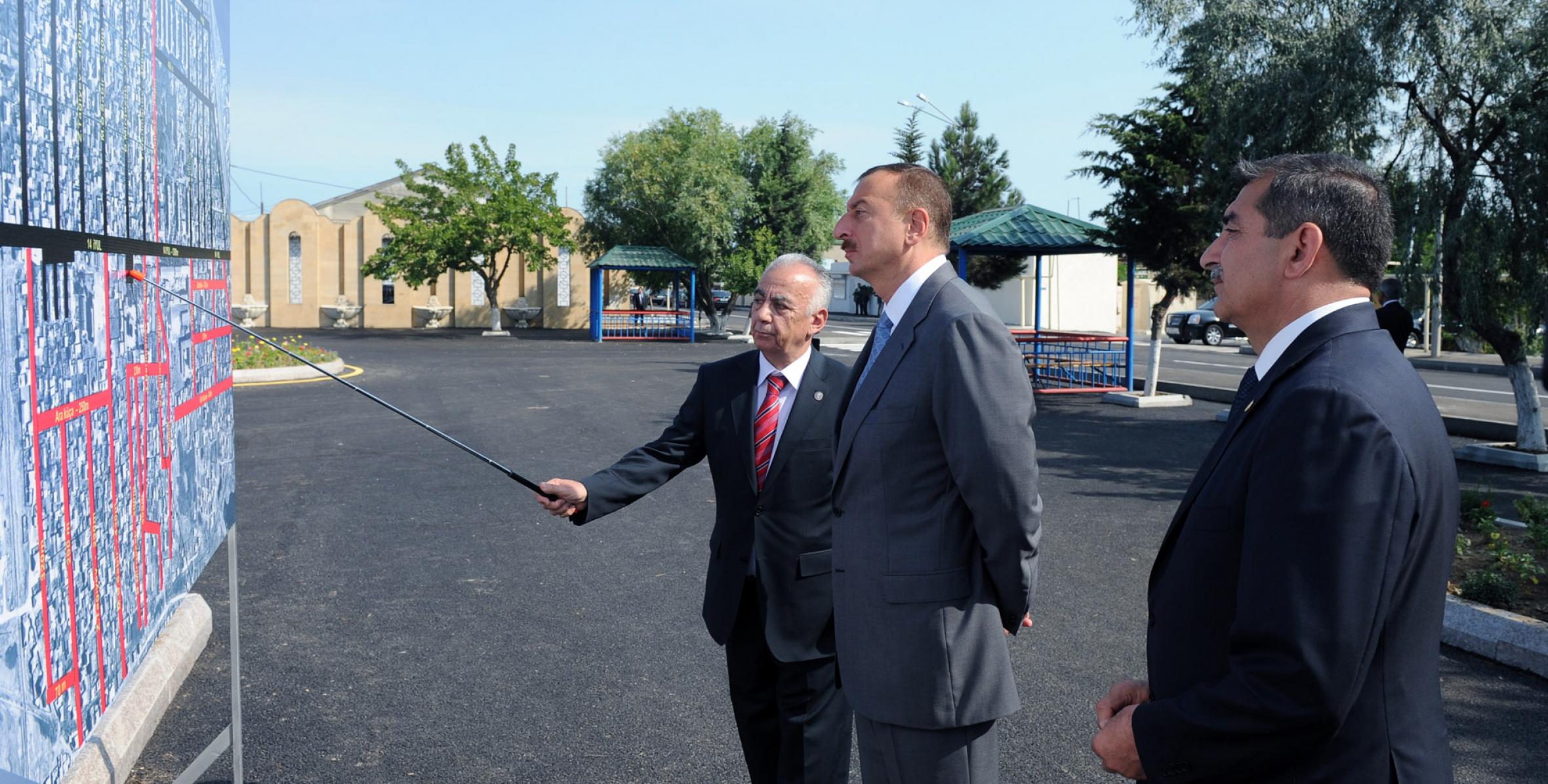 Ilham Aliyev reviewed progress of landscaping and reconstruction work in the Surakhani district