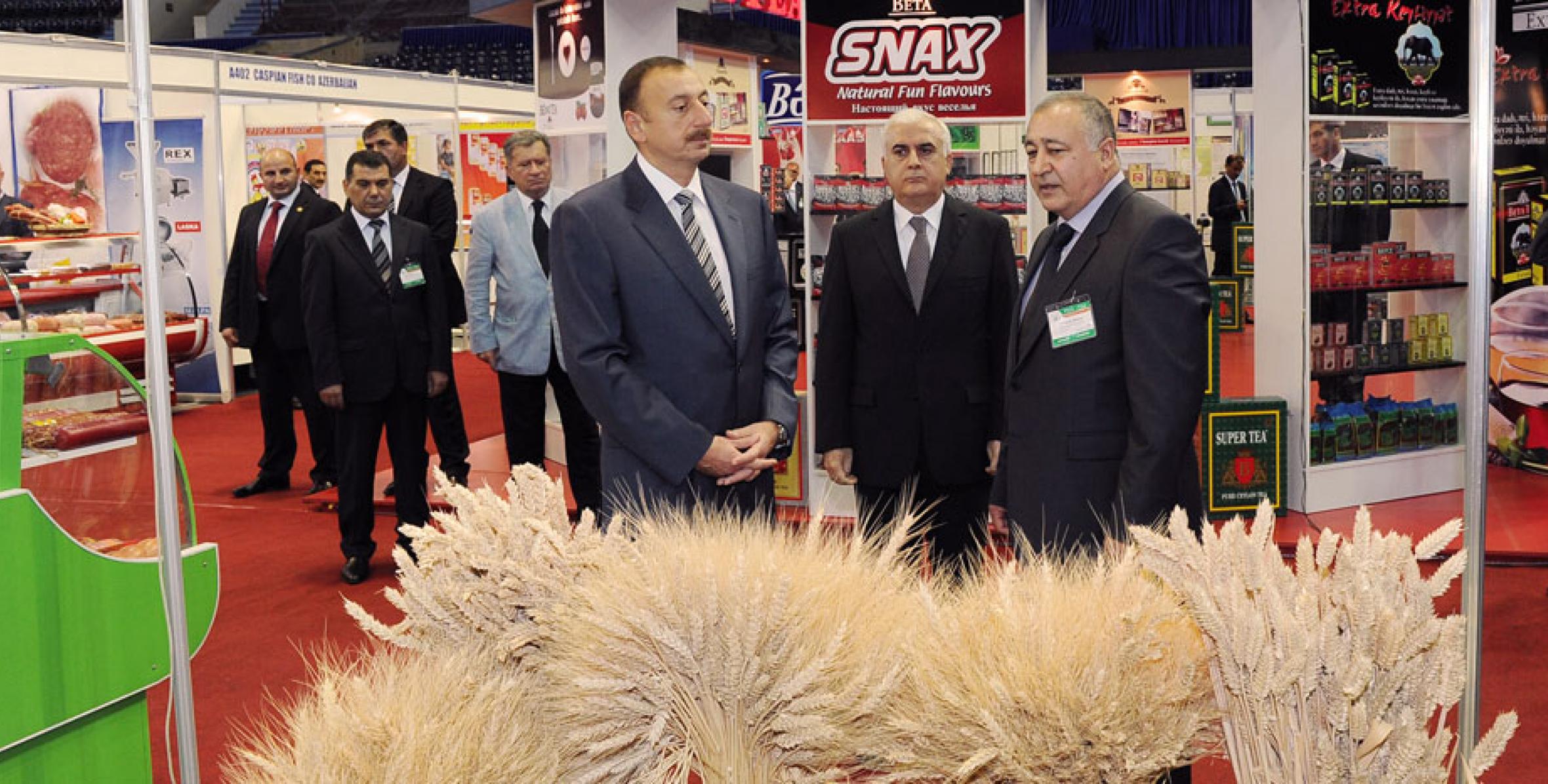 Ilham Aliyev toured the 3rd international exhibition “Caspian Agro – 2010”