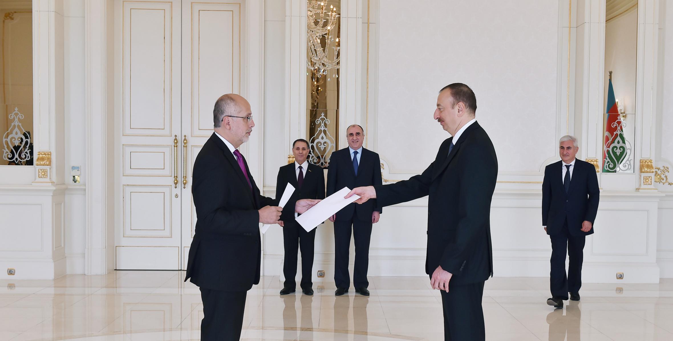 Ilham Aliyev received the credentials of the newly-appointed Mexican Ambassador