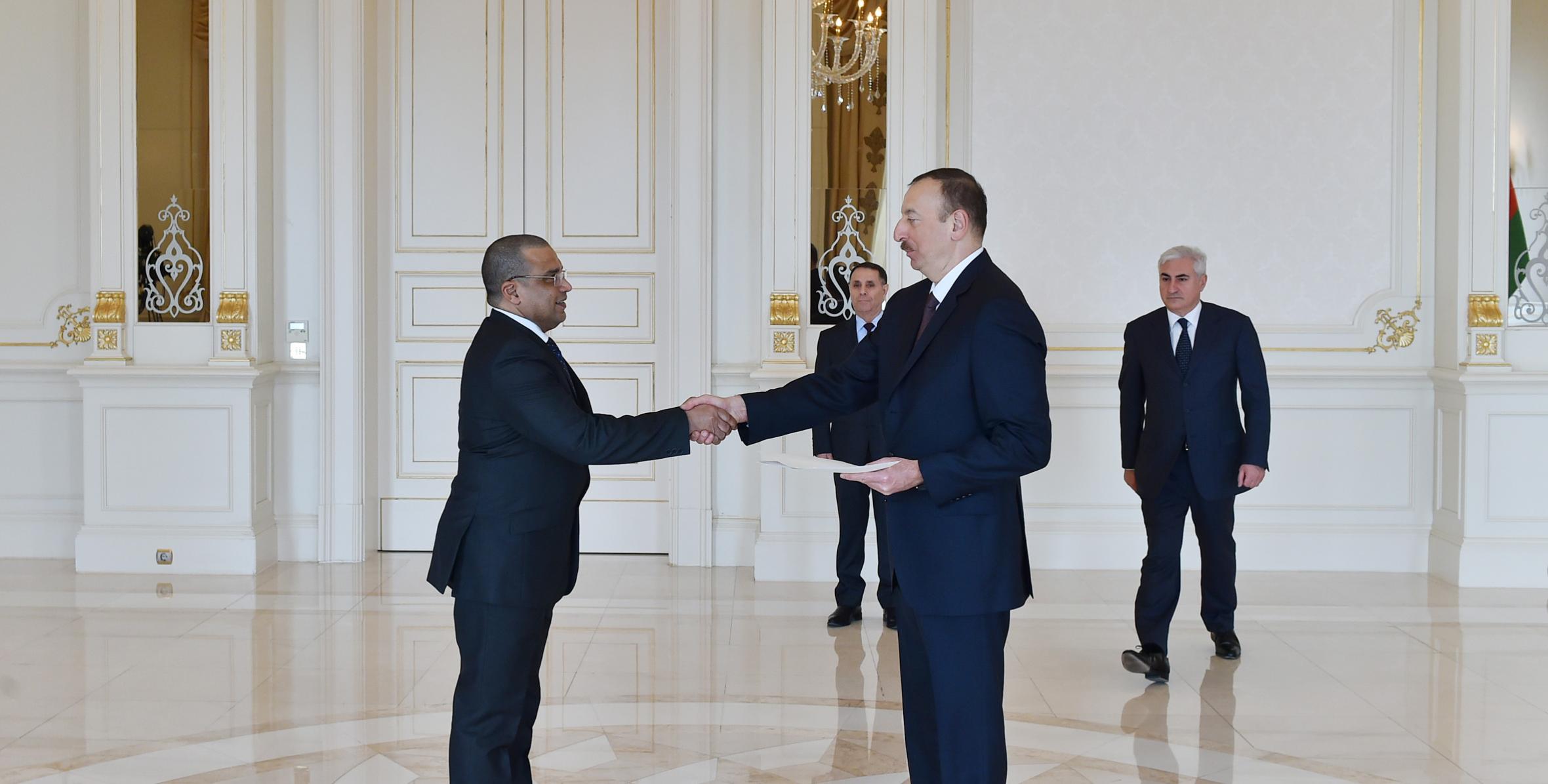 Ilham Aliyev received the credentials of the newly-appointed Ambassador of the Seychelles