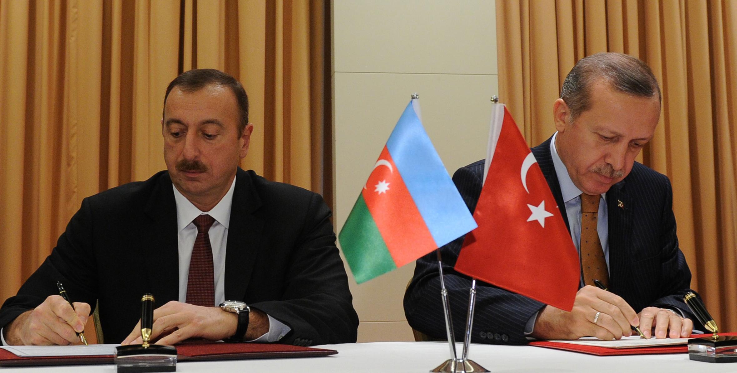 Подписаны азербайджано-турецкие документы