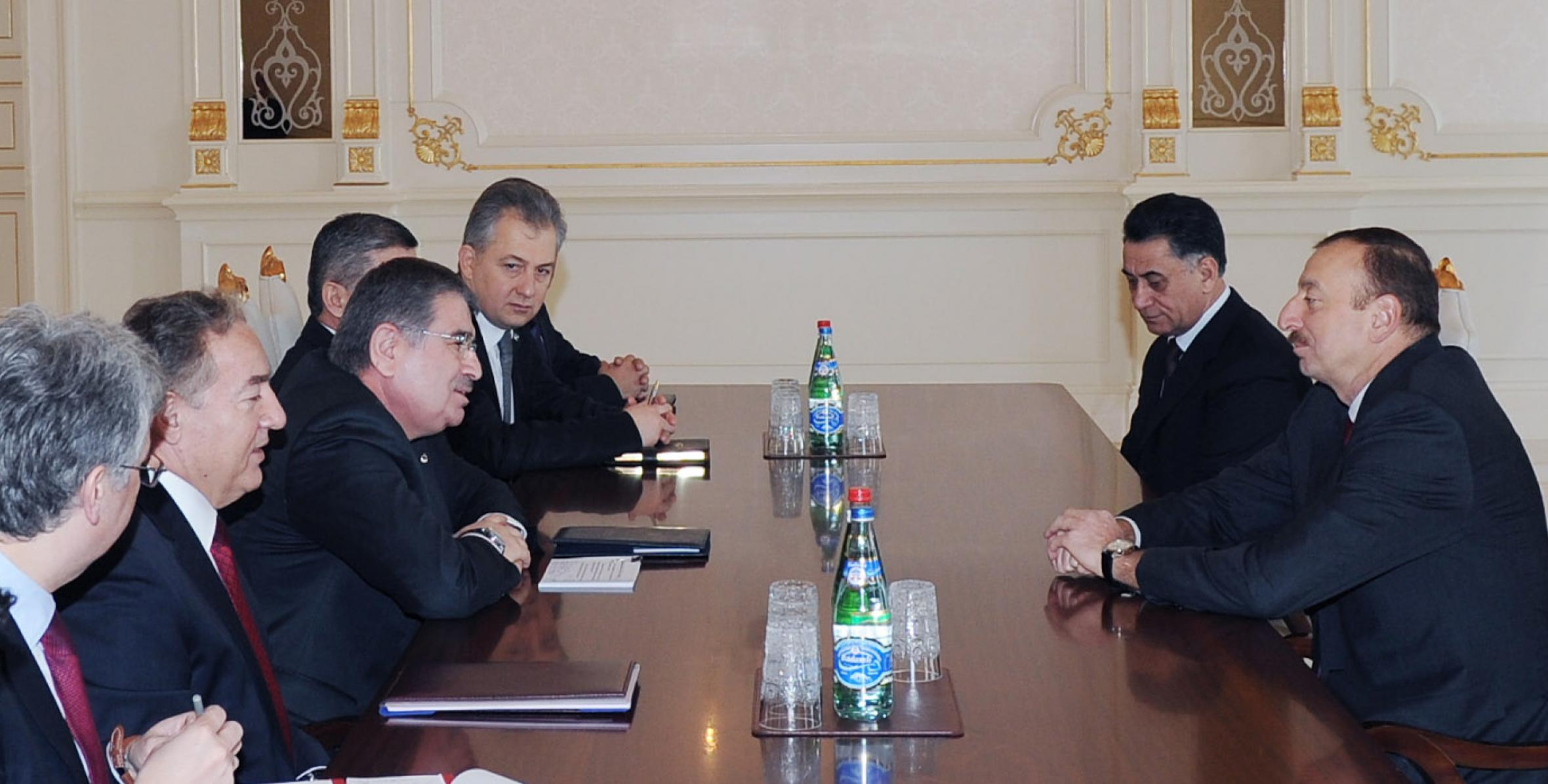 Ильхам Алиев принял делегацию во главе с министром внутренних дел Турции