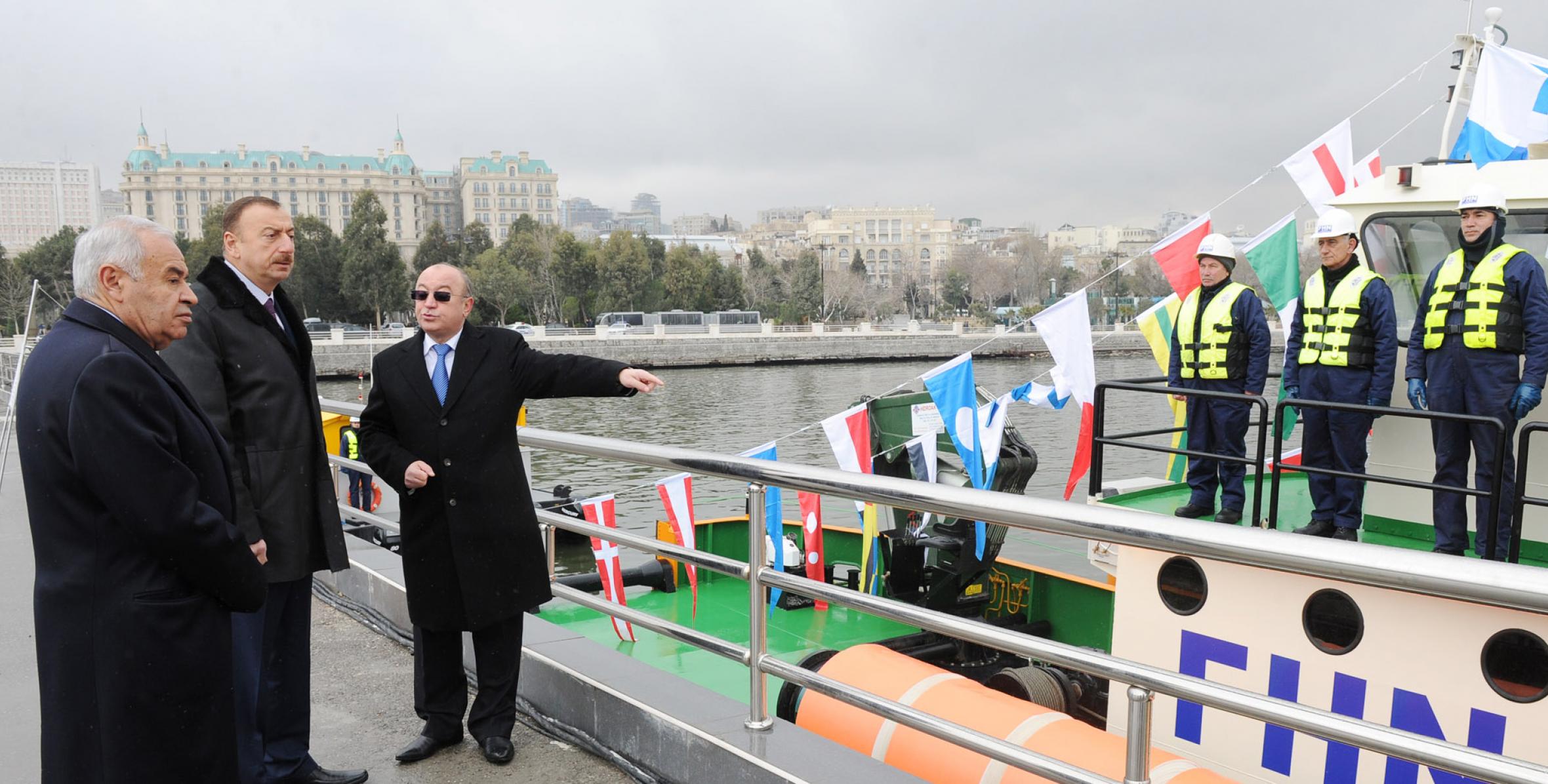 Ilham Aliyev reviewed suction dredgers, tugs, supply vessels and a research boat brought by the Ministry of Emergency Situations