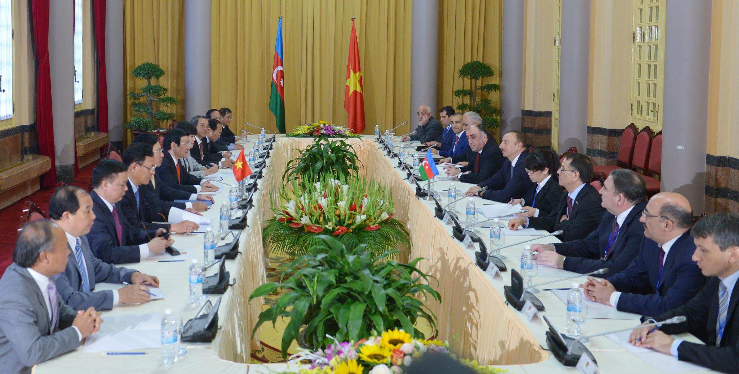 Состоялась встреча Ильхама Алиева и Президента Вьетнама Чыонга Тана Шанга в расширенном составе с участием делегаций