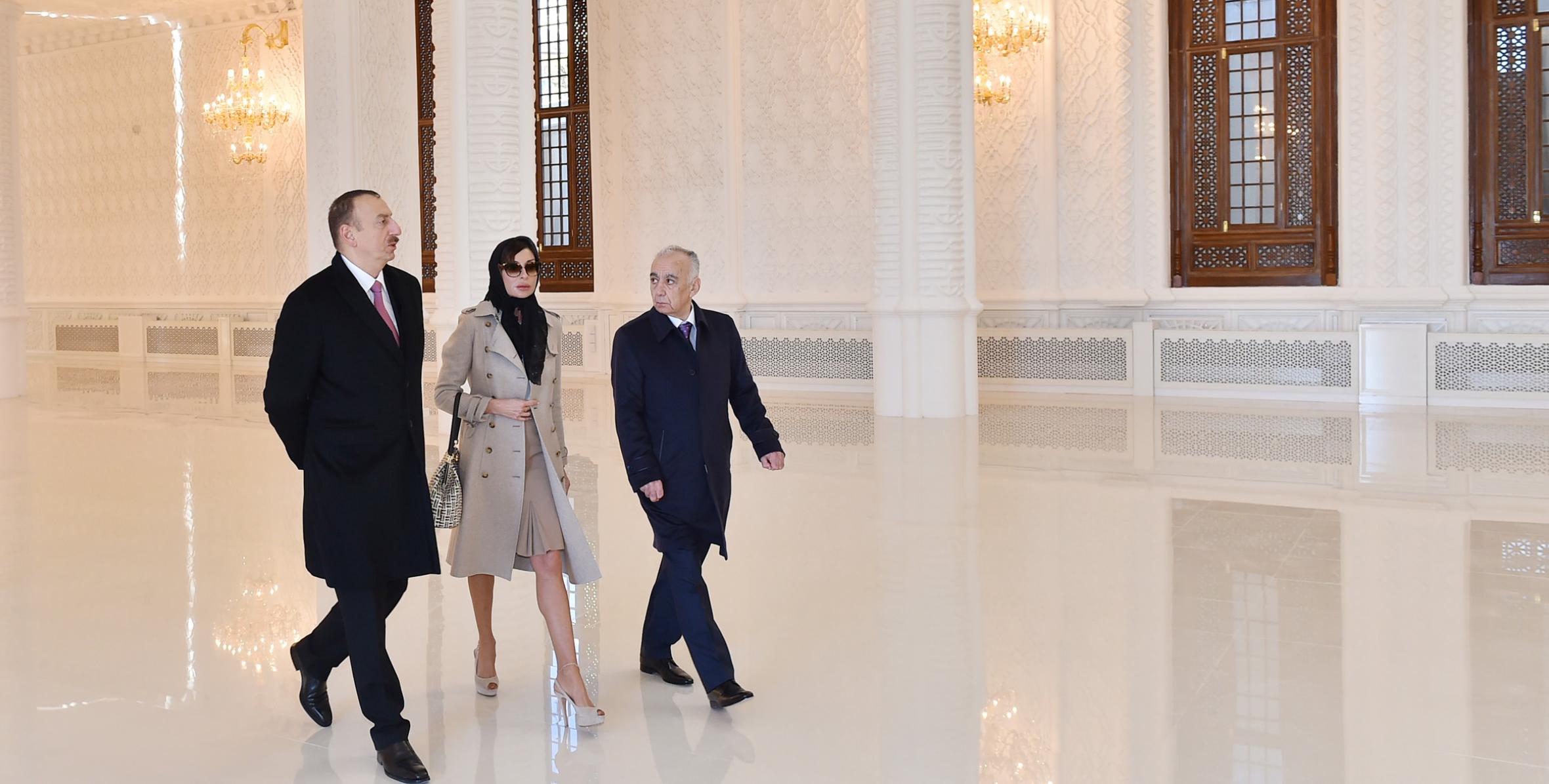 Ильхам Алиев ознакомился с ходом отделочных работ в строящейся в Баку мечети Гейдара