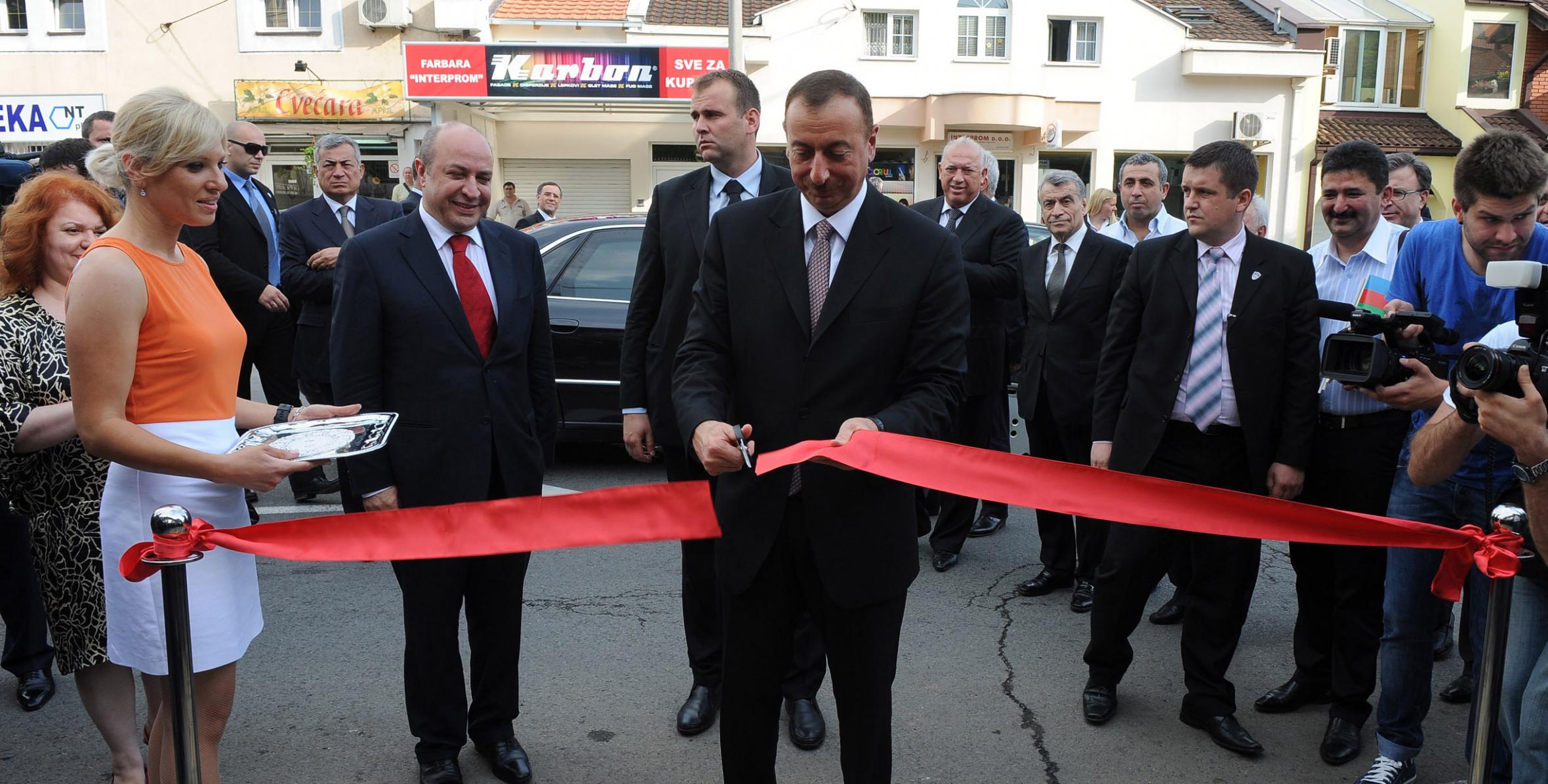 Ильхам Алиев принял участие в открытии посольства Азербайджана в Сербии