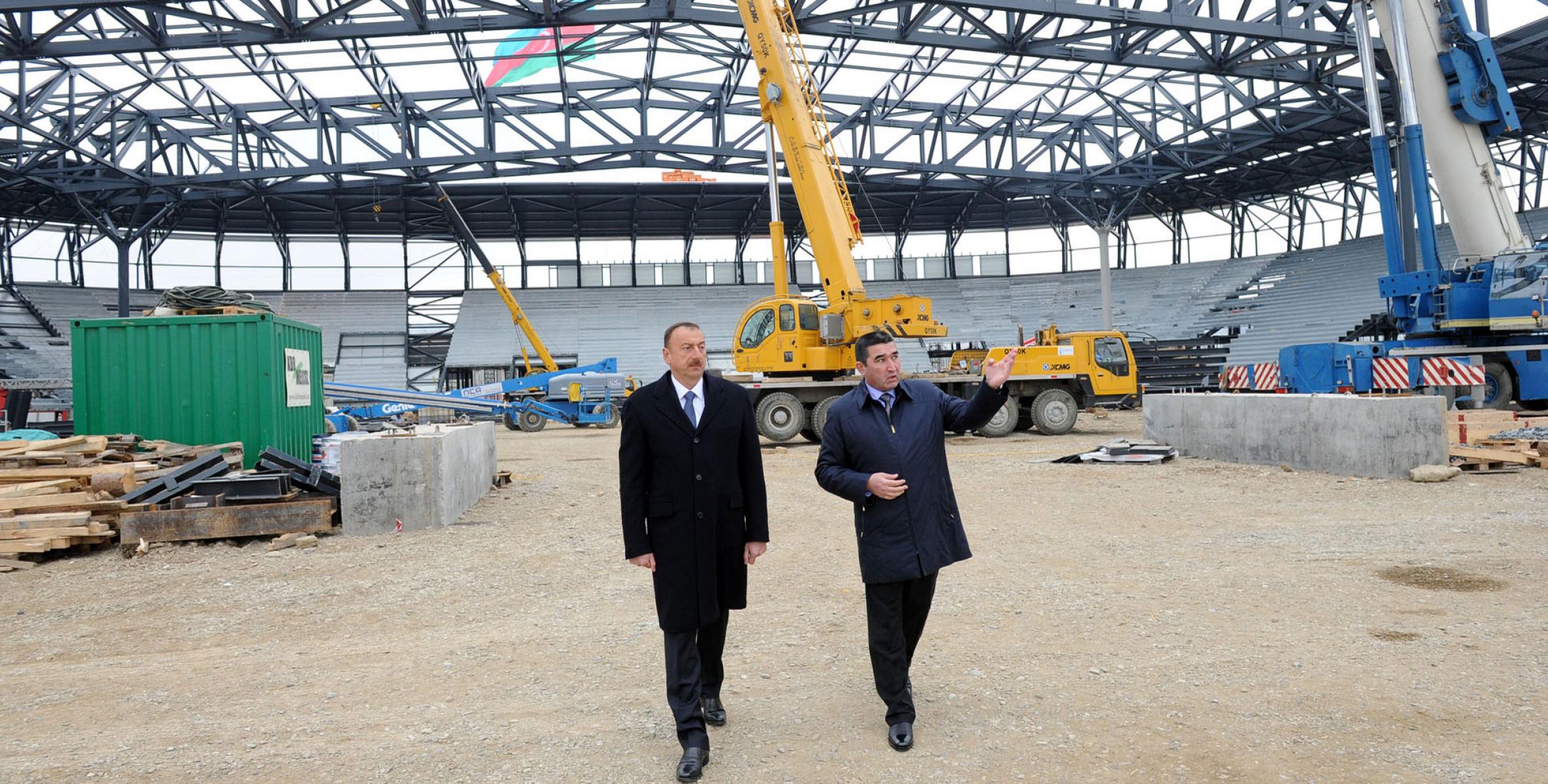 Ilham Aliyev reviewed work under way in and around the State Flag Square