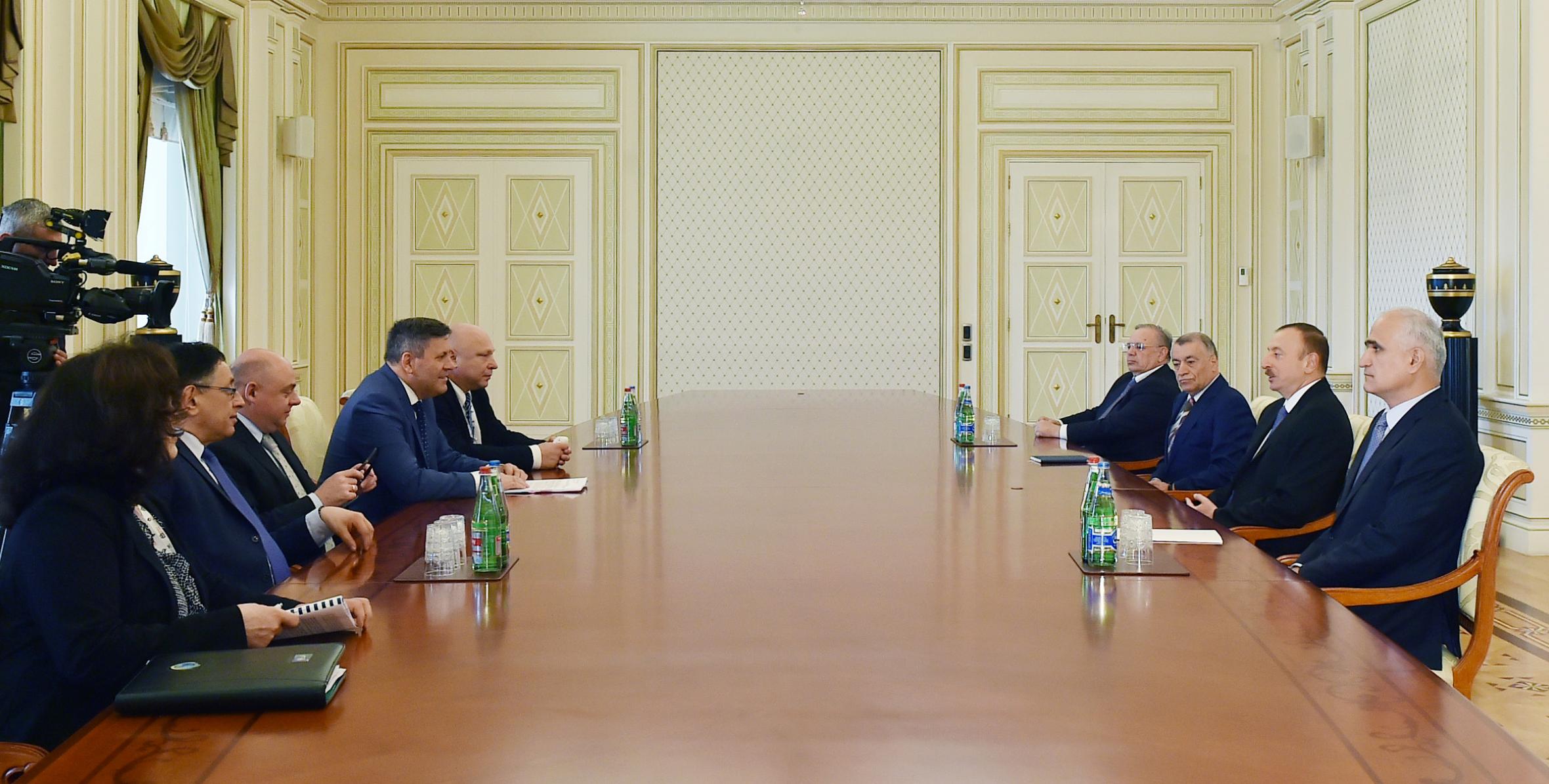 Ильхам Алиев принял делегацию во главе с заместителем премьер-министра Польши