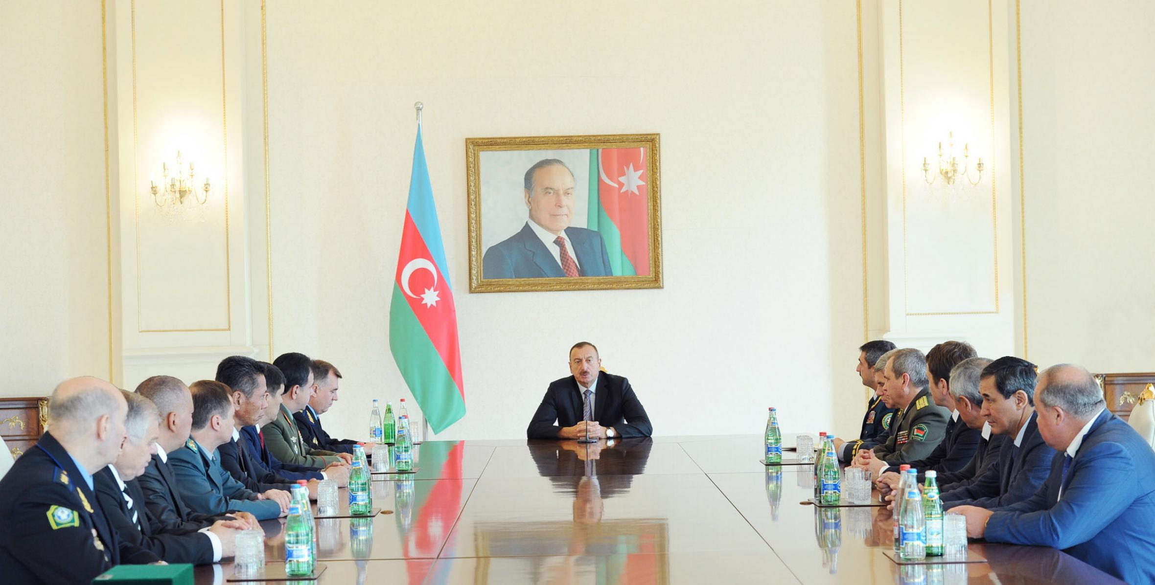 Ильхам Алиев принял участников 70-го заседания Совета командующих пограничными войсками стран СНГ