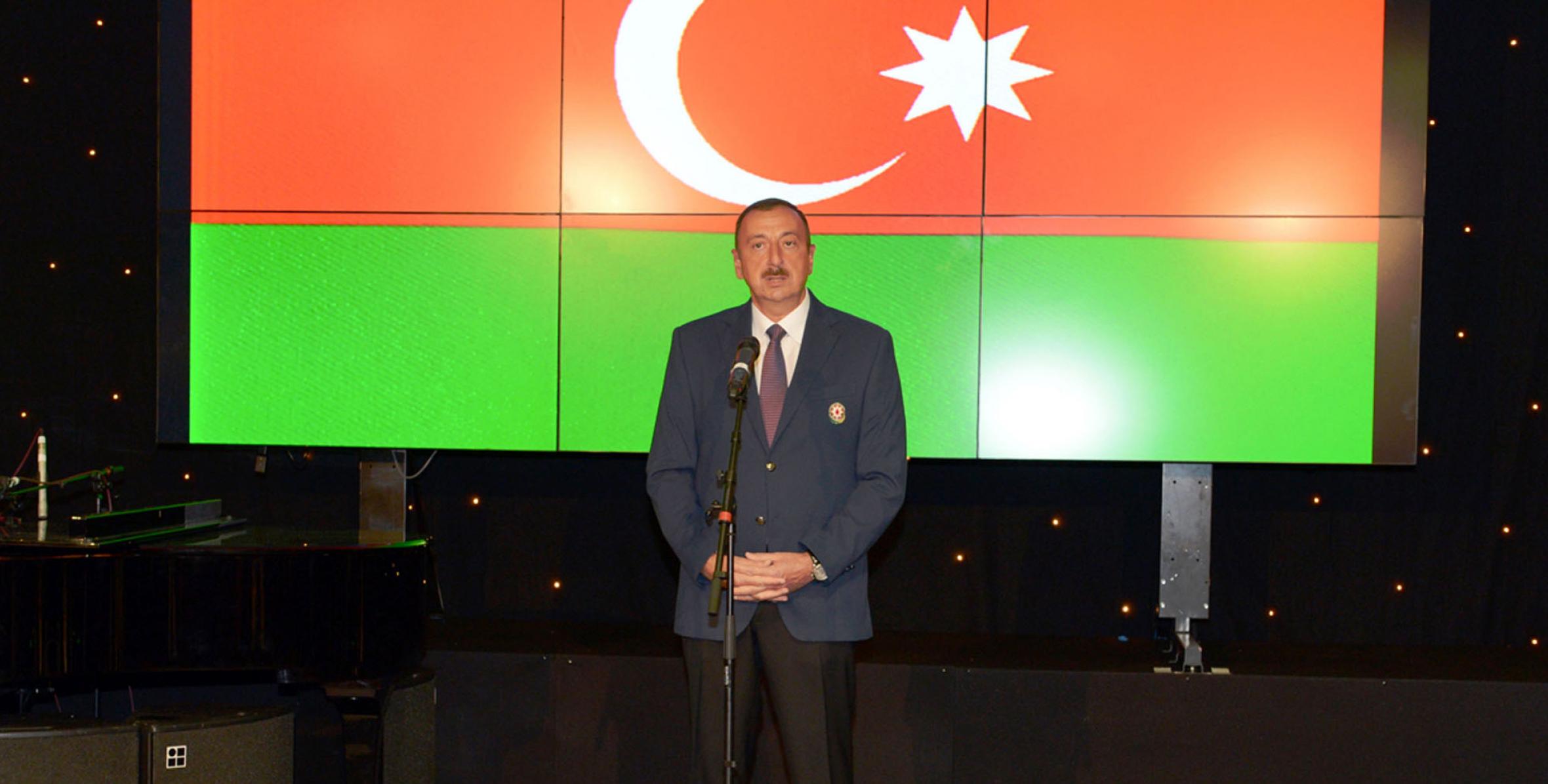 İlham Əliyev Londonda XXX Yay Olimpiya Oyunları çərçivəsində keçirilən “Azərbaycan günü” mərasimində iştirak etmişdir
