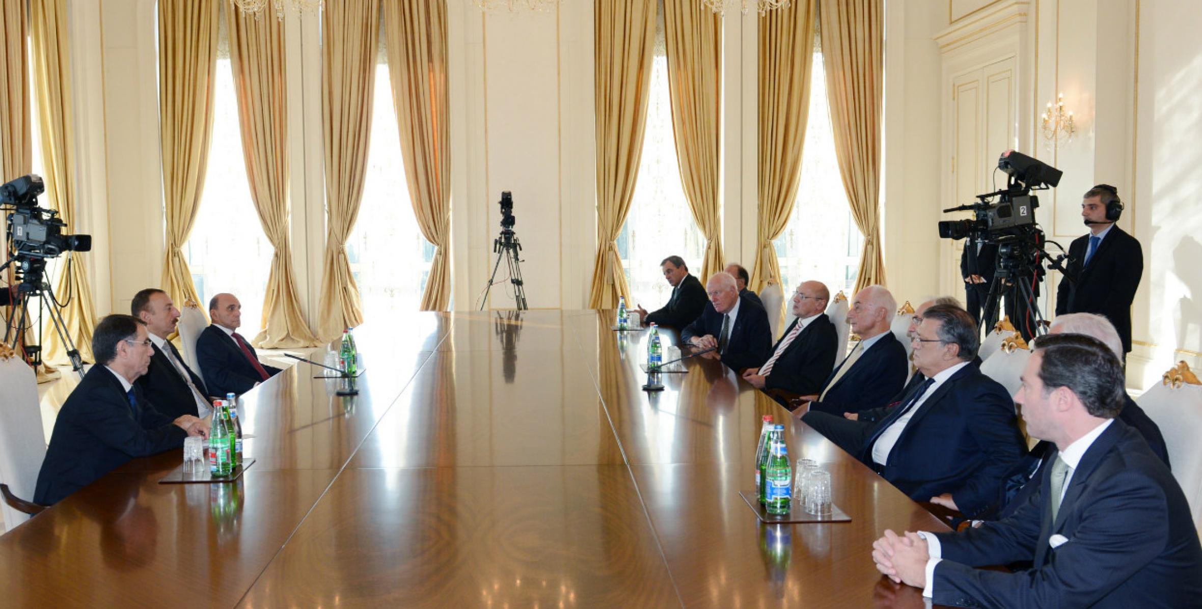 Ilham Aliyev received the participants of the “Building Bridges” international conference being held in Baku