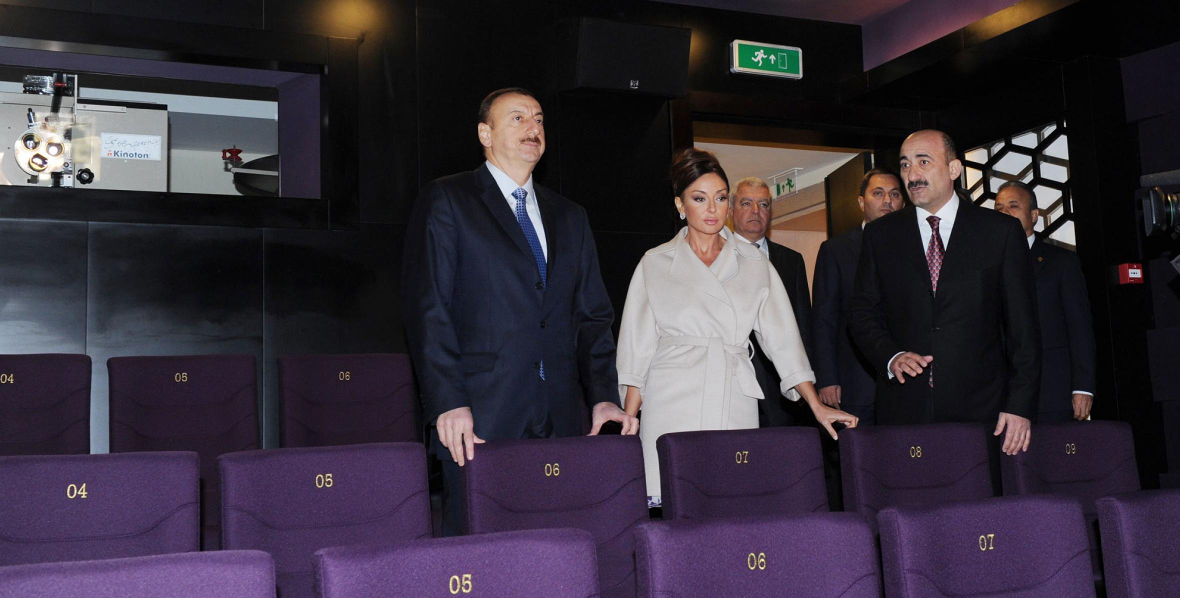 İlham Əliyev Bakının “Nizami” kinoteatrının binasının əsaslı təmir və yenidənqurmadan sonra açılışında iştirak etmişdir